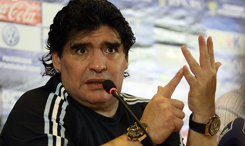 Maradona eladatta volna a pápával a Vatikán arany mennyezeteit