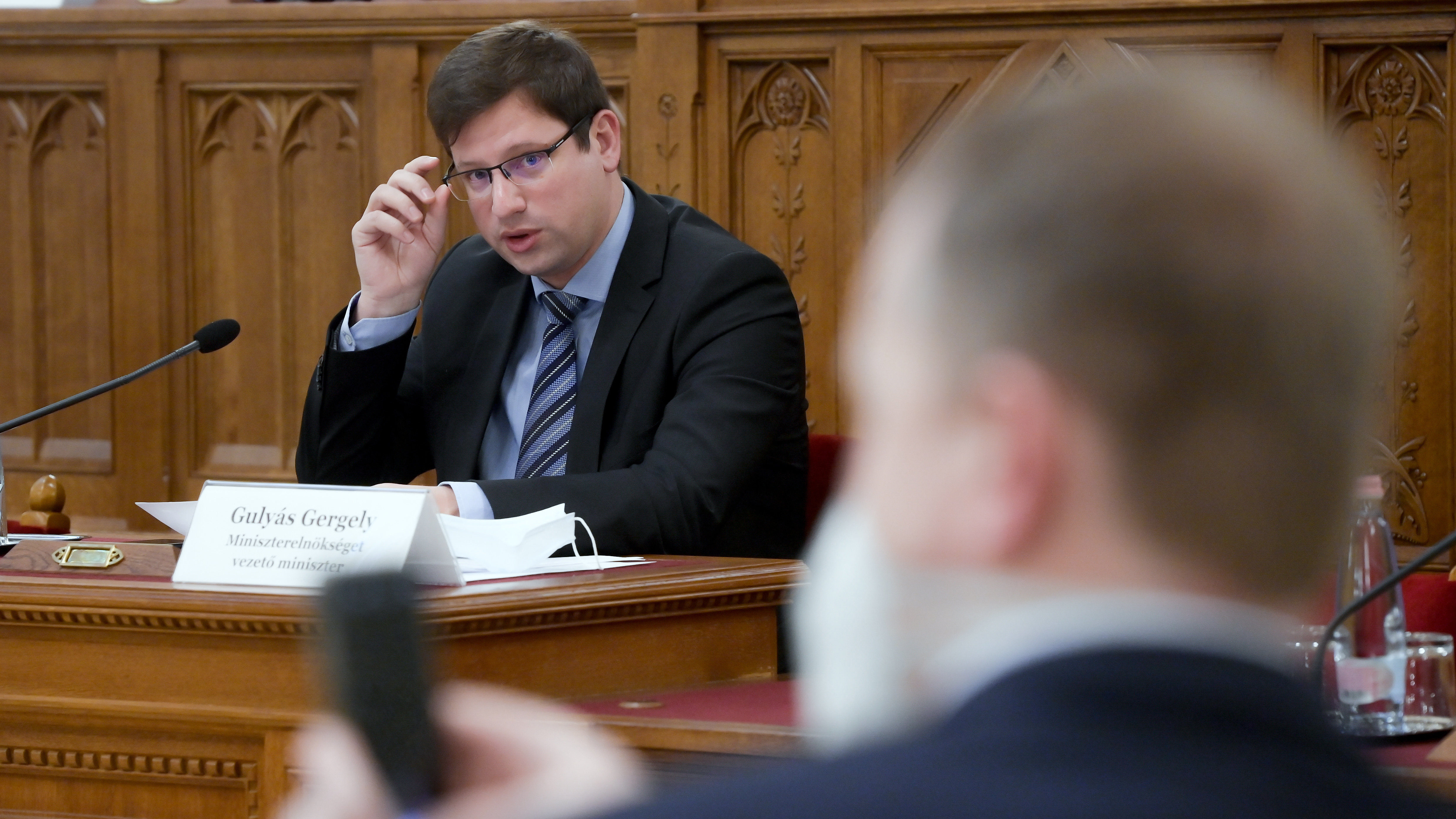 Gulyás Gergely: Akár már december másodikán tetőzhet a járvány