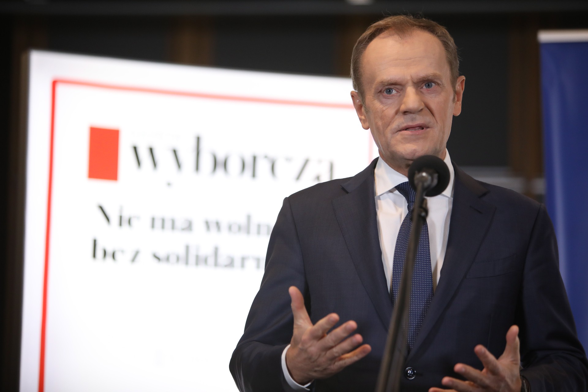 Donald Tusk: A Fidesz nem illik a Néppárt családjába