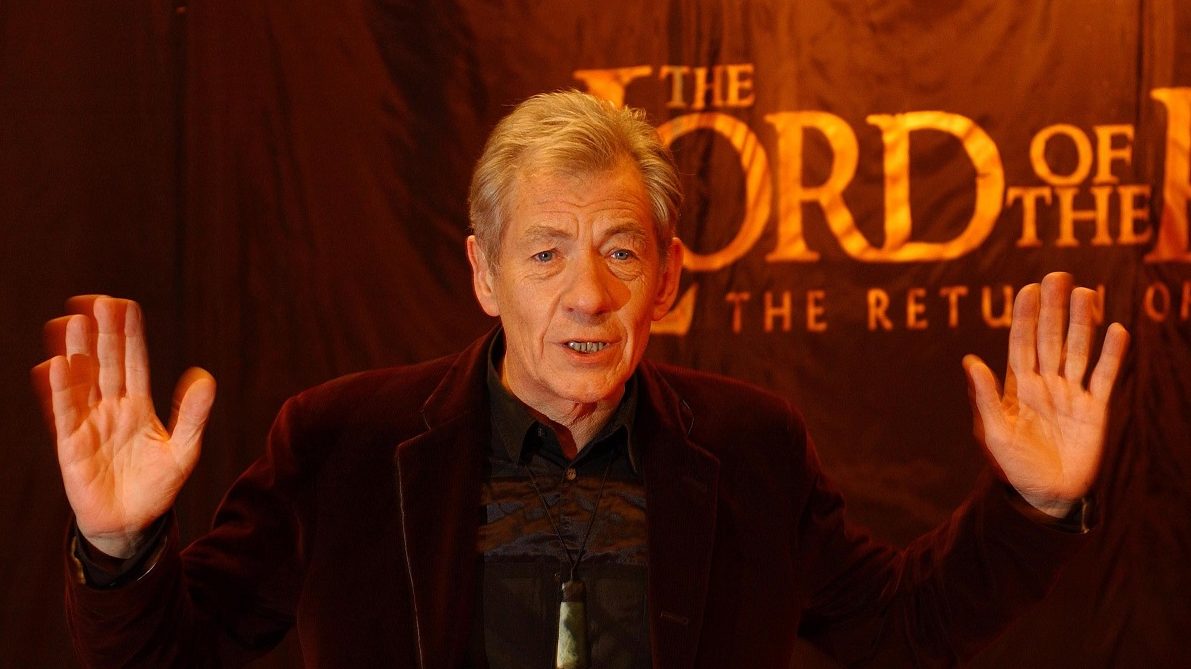 Ian McKellen is reagált a Szájer-ügyre