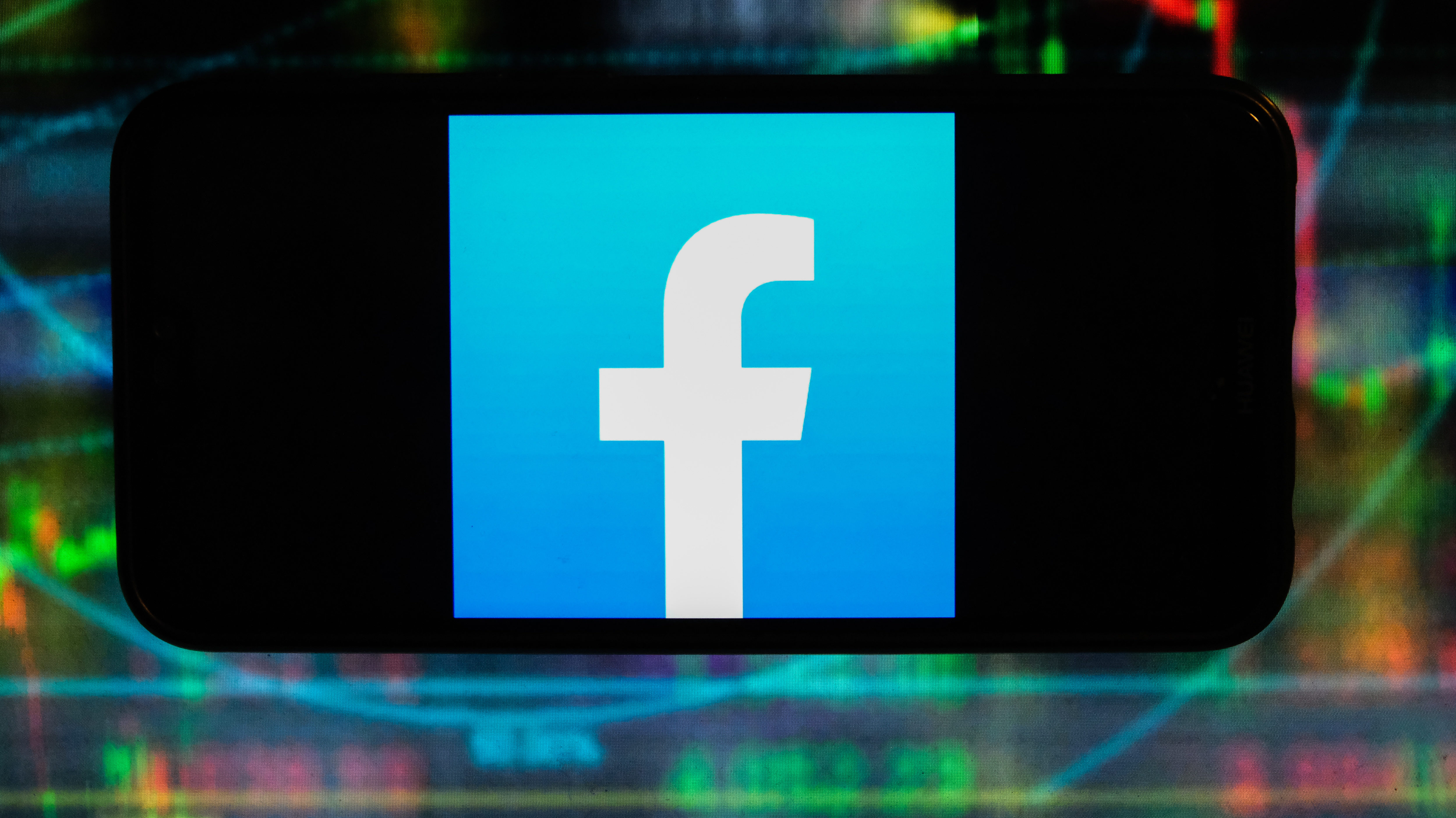 A Facebook fellép a vakcináról szóló sületlenségek ellen