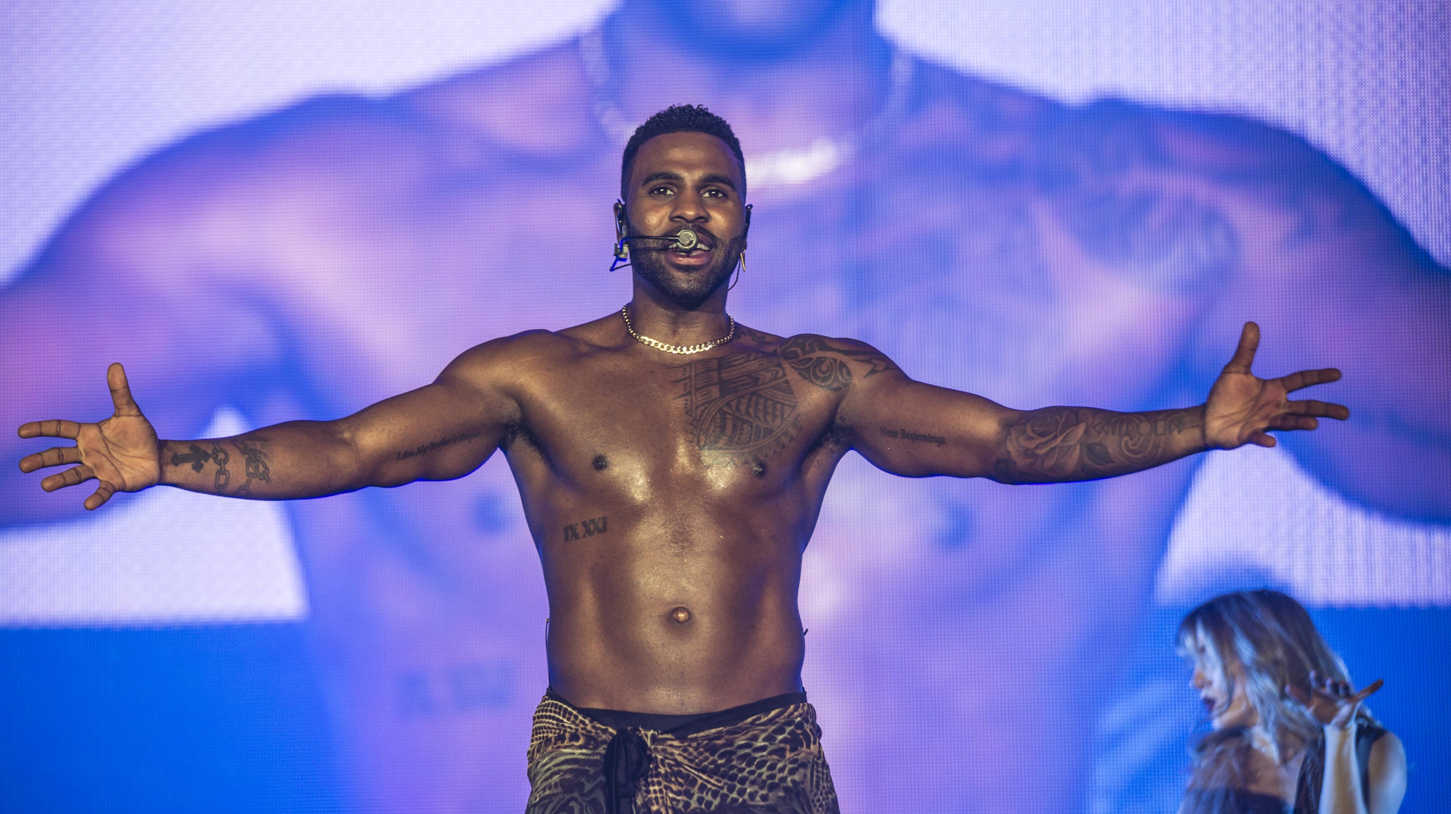 Egy éve ilyenkor: Jason Derulo átlagon felüli pénisze miatt magyarázkodott