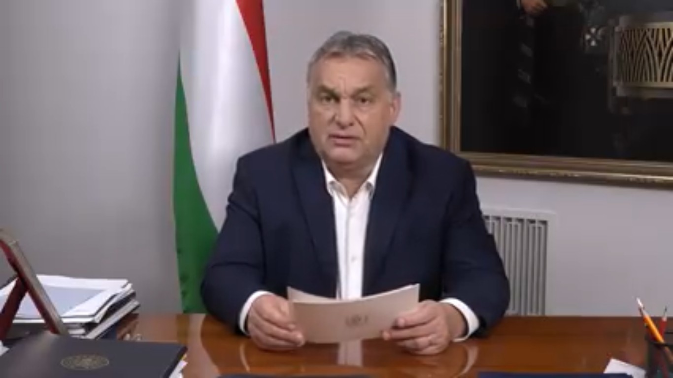 Orbán Viktor: szigorú korlátozások maradnak érvényben, a szentestéről később döntenek