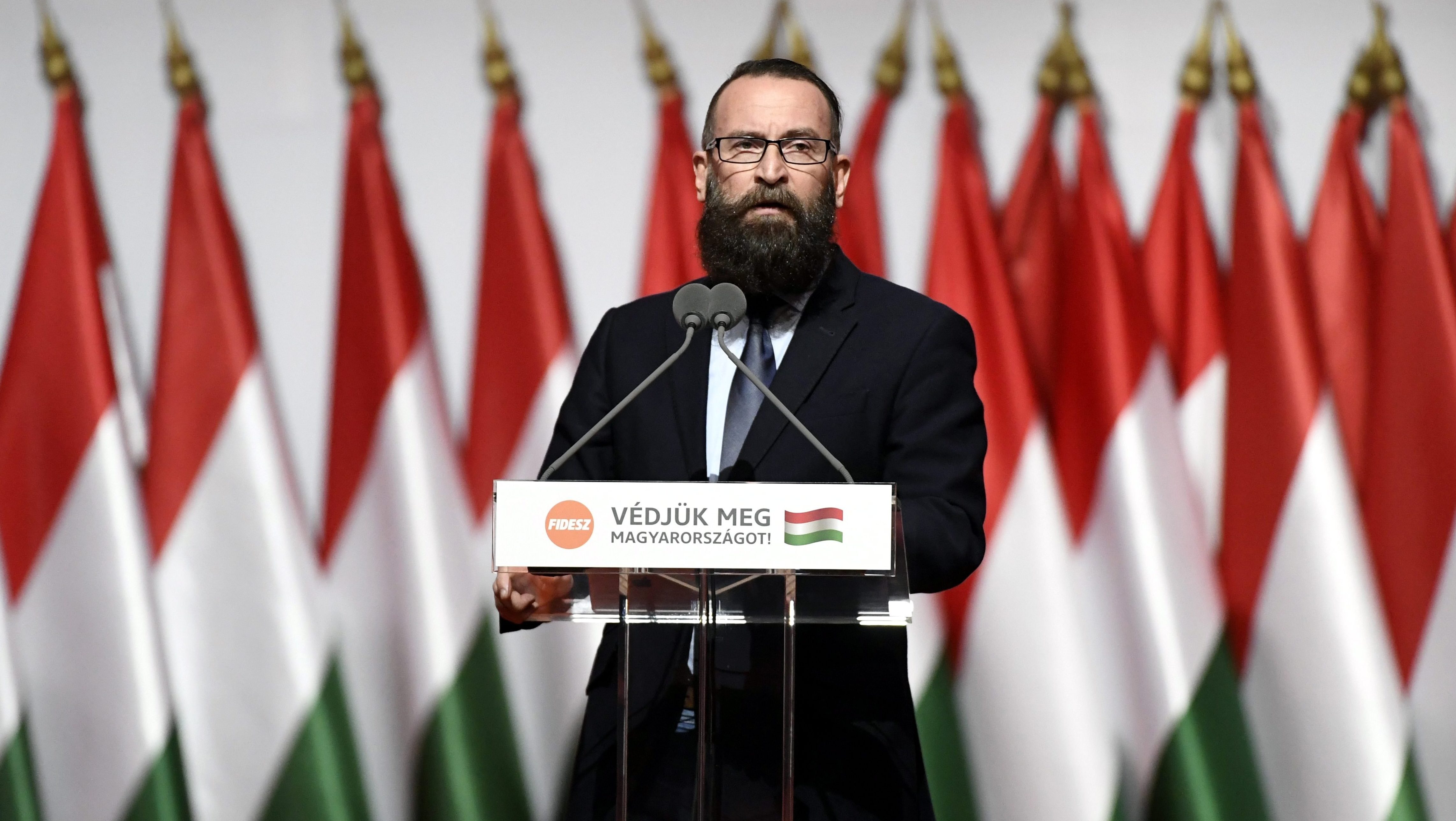Államtitkár: Szájer József magánéletével nem lehetett zsarolni a magyar kormányt