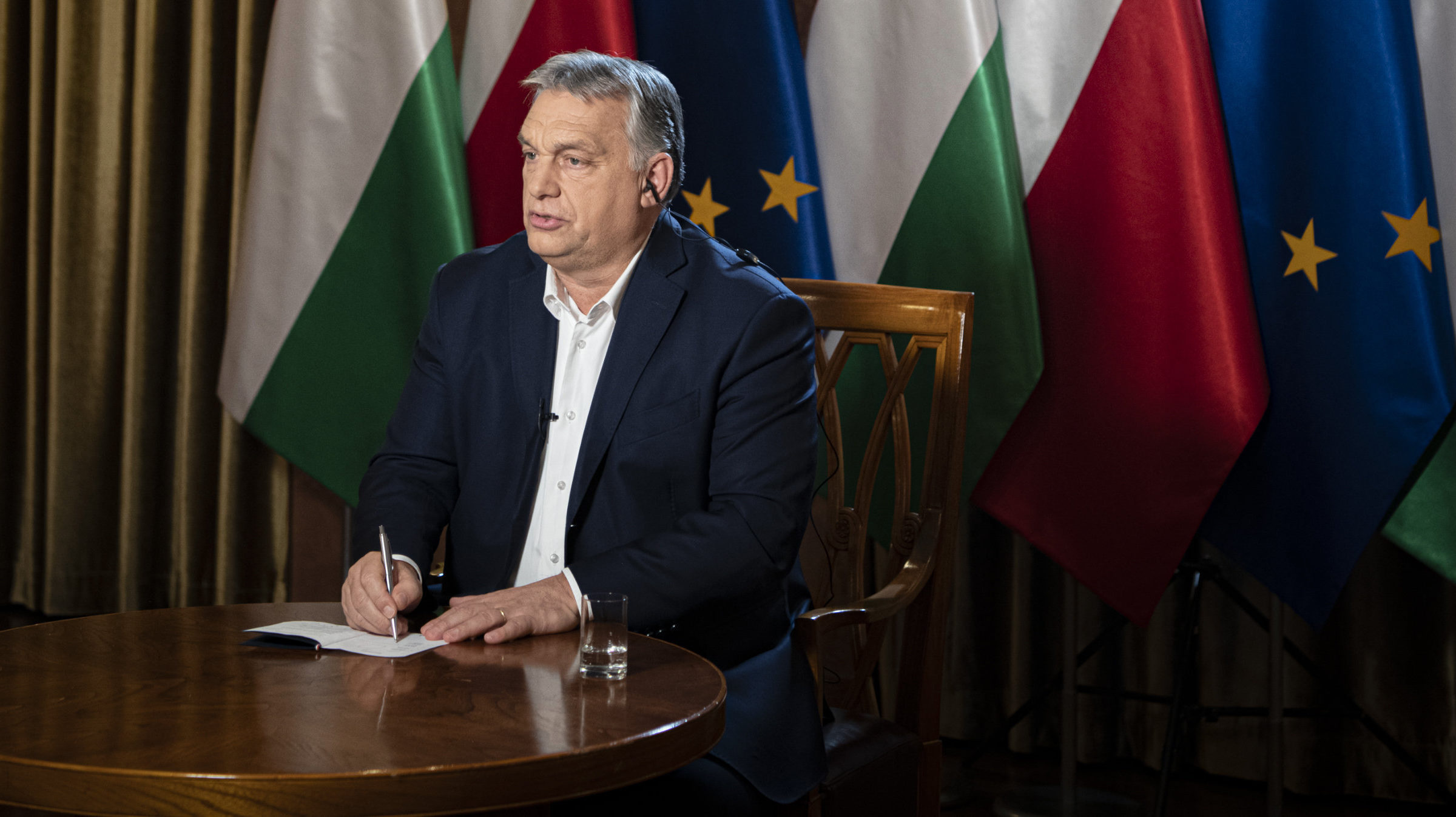 A magyarok Orbánnál jobban szeretik az EU-t