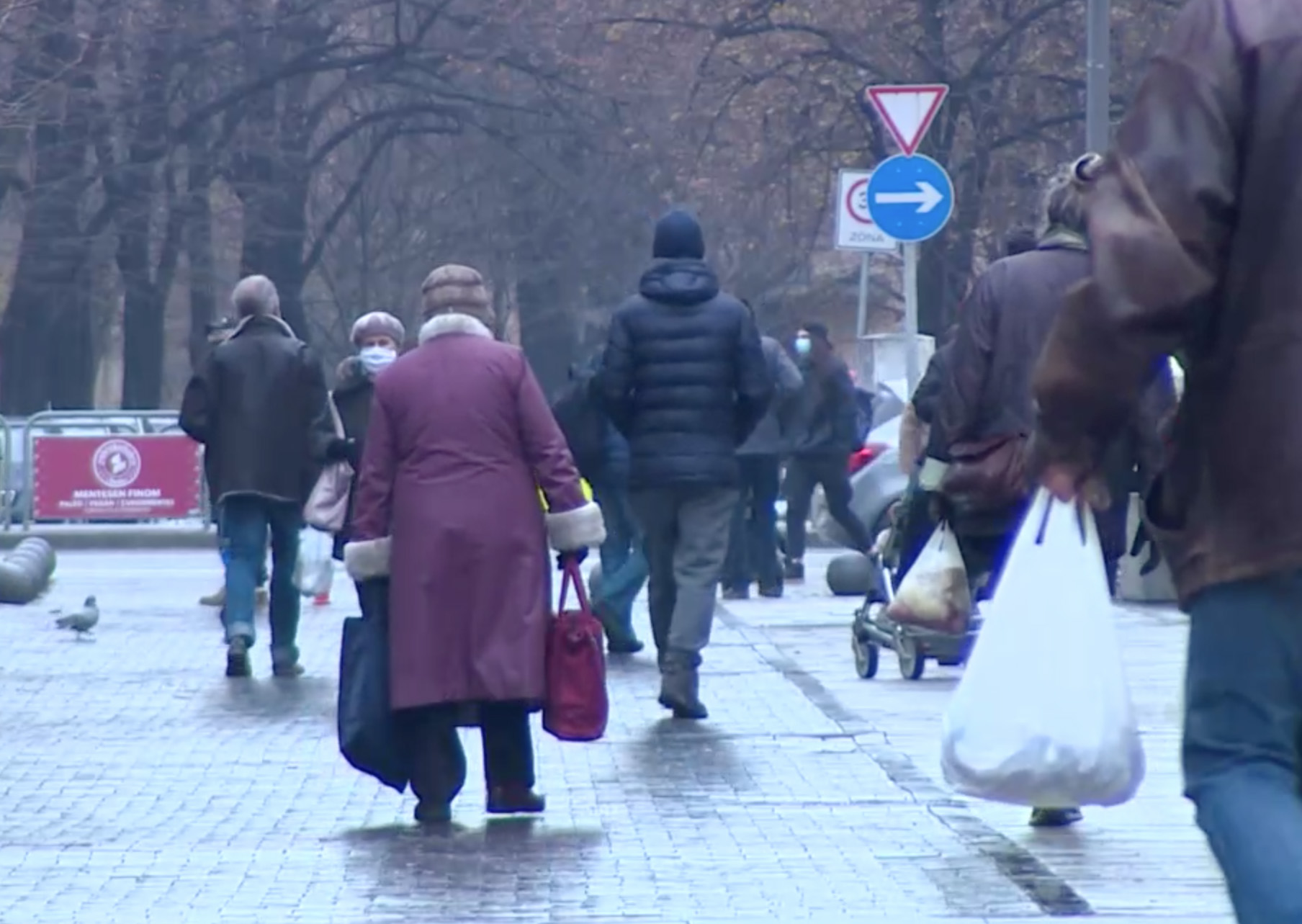 Nem mindenki örült annak, hogy megszűnt az idősek vásárlási idősávja