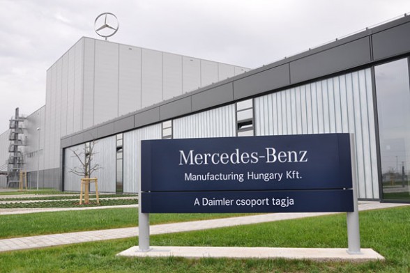 Elektromos autók gyártásába kezd a Mercedes Kecskeméten, 15 milliárddal támogatja  a magyar kormány