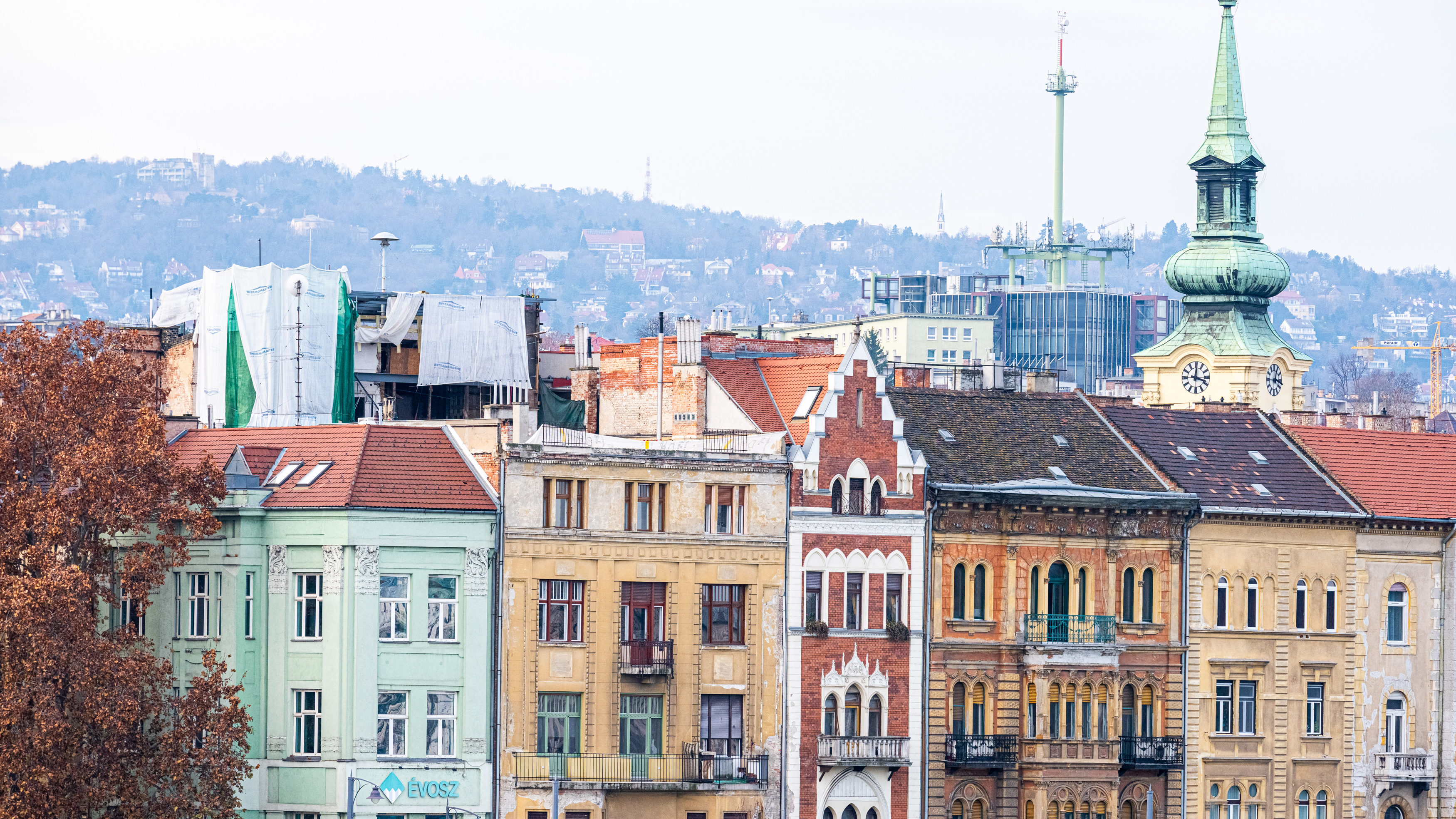 100 ezer lakás felújítását indíthatja be a kormányzati támogatási program