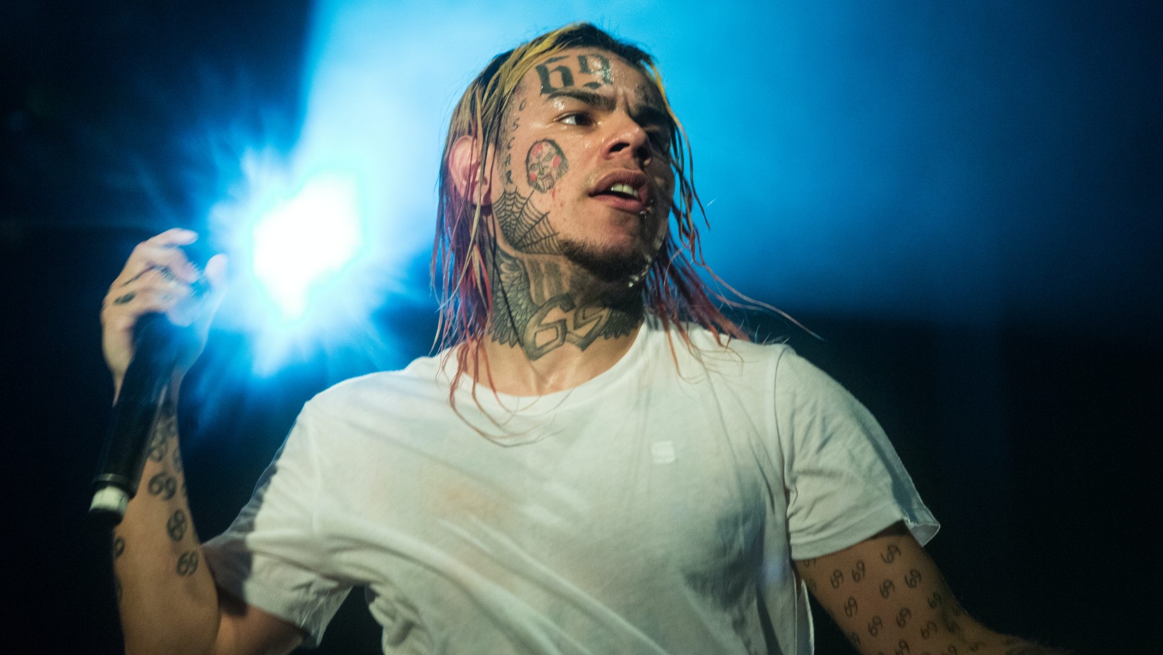 Fegyveres rablásért bírósági keresetet nyújtottak be Tekashi69 ellen