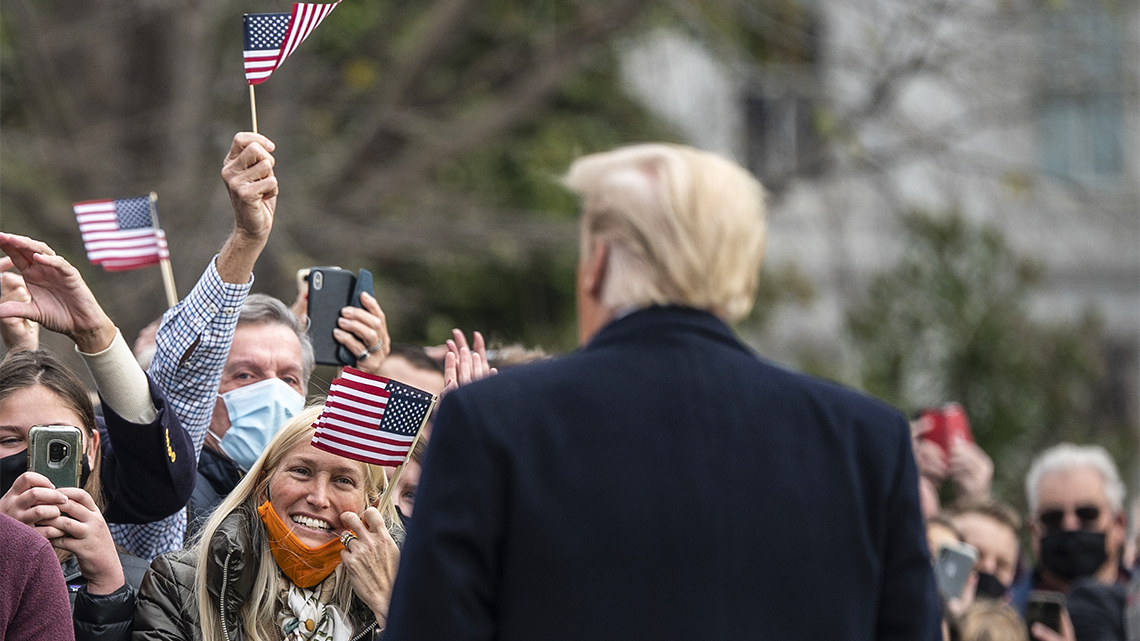 Trump még mindig győzelemről fantáziál, környezete egyre rémültebben figyeli