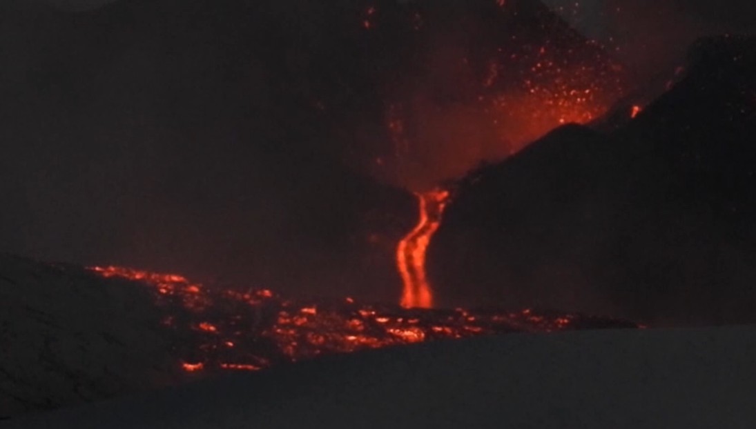 Láva, füst, hamu - videók az Etna kitöréséről