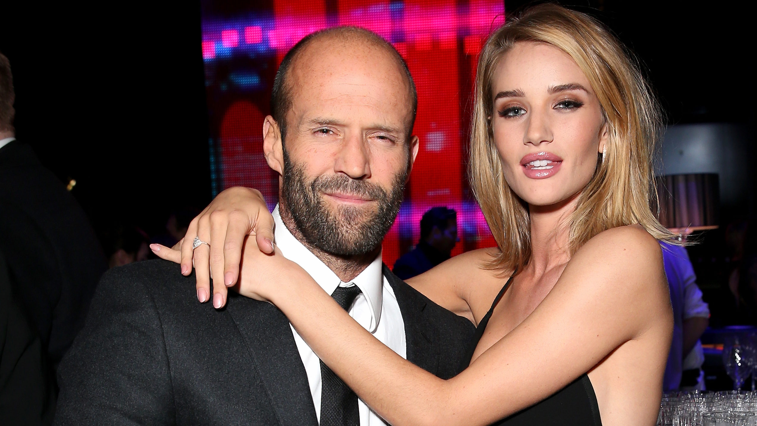 Rosie Huntington-Whiteley azt mondja, ő nem természetes szépség a sok smink miatt