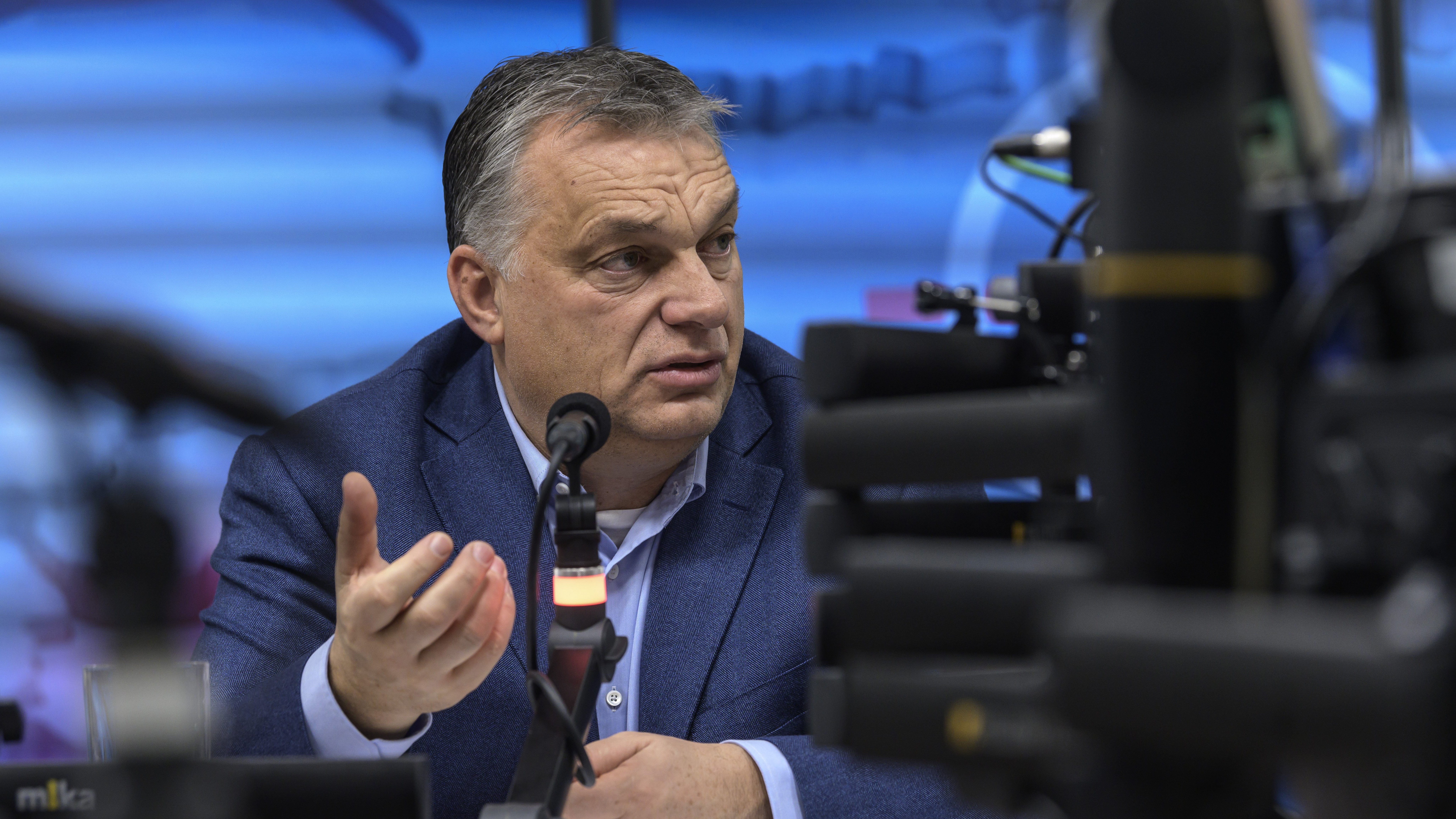 Orbán Viktor azért hívta asszonyságnak Karikó Katalint, mert uraságnak mégsem nevezheti