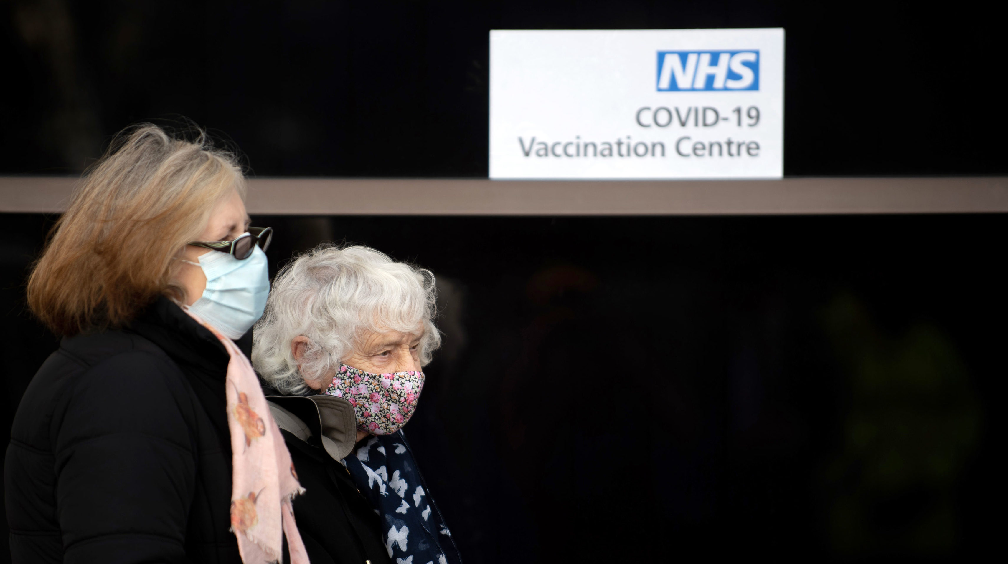 Az angliai tiszti főorvos szerint a járvány a legveszélyesebb időszakába lép a következő hetekben