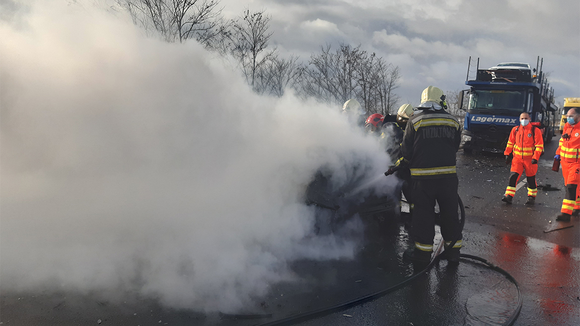 Rosszul sikerült előzés miatt halt meg a többgyermekes győri család