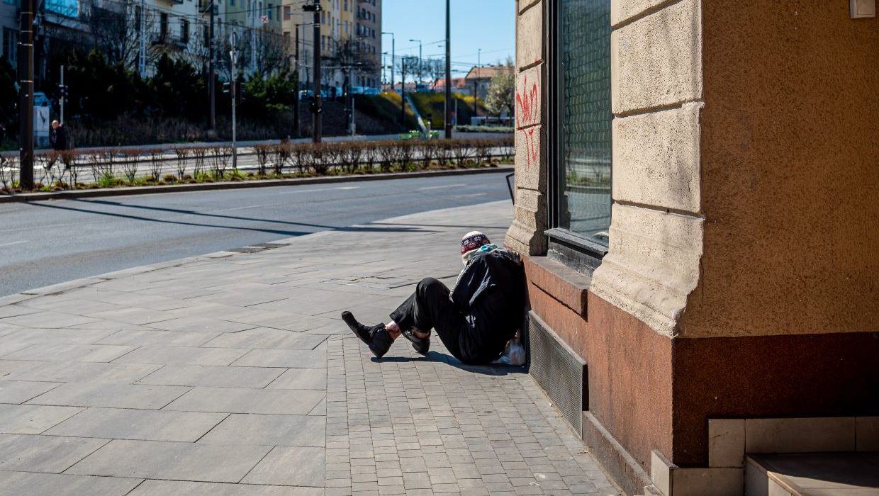 Az Emmi vasárnap déltől életbe lépteti a vörös kódot