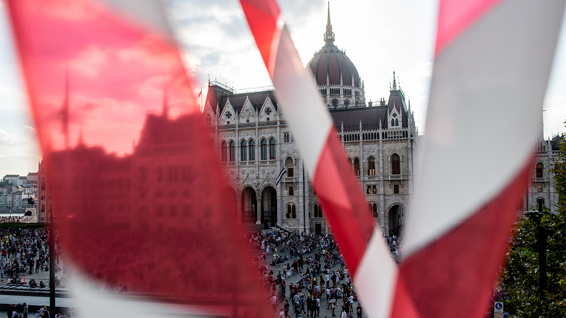 A járvány gyengülni fog, a választási kampány felerősödik. Mit várhatunk 2021-től?