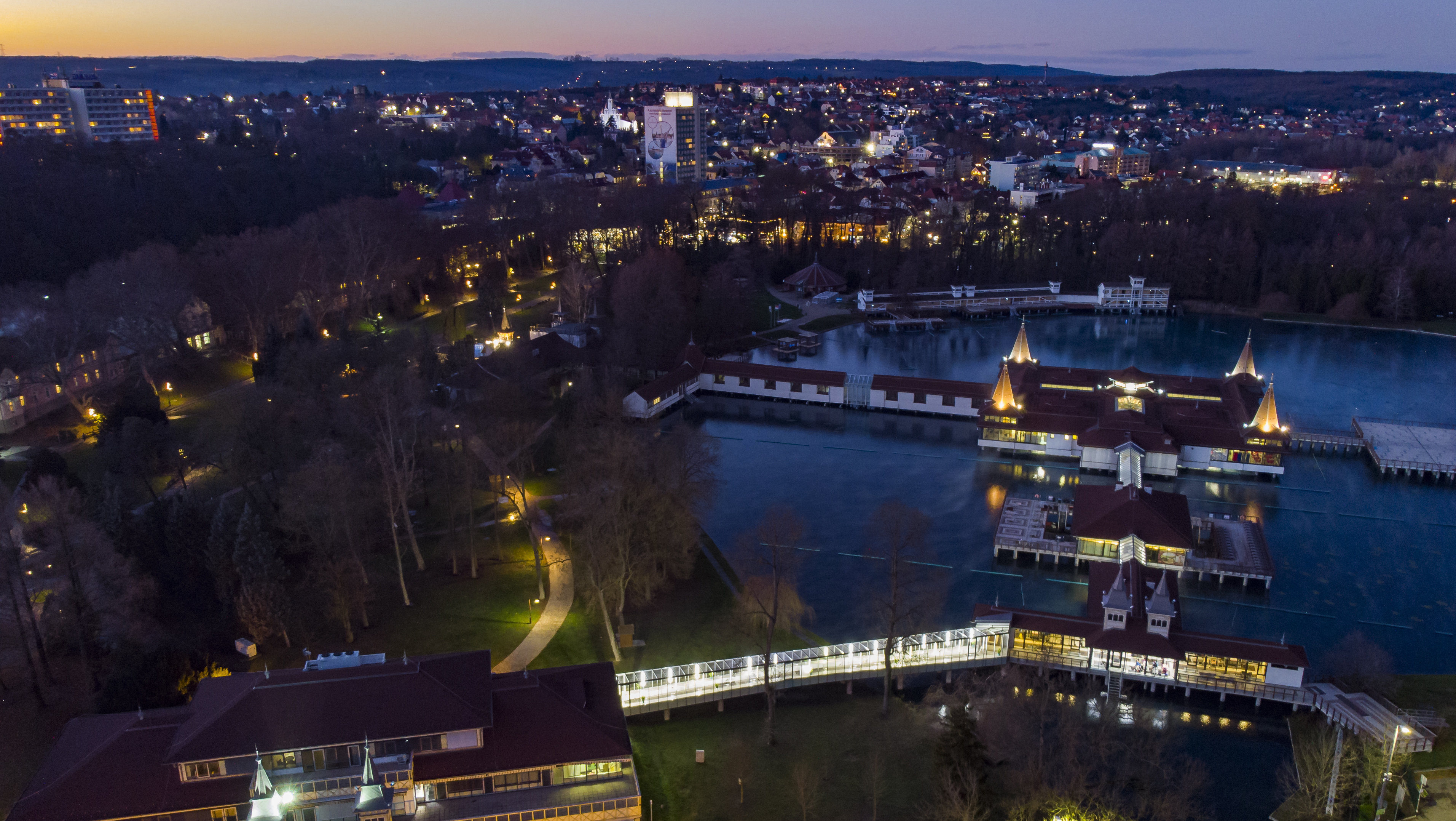 Hévízen a bevételkiesés miatt kevesebb helyen takarít majd az önkormányzat