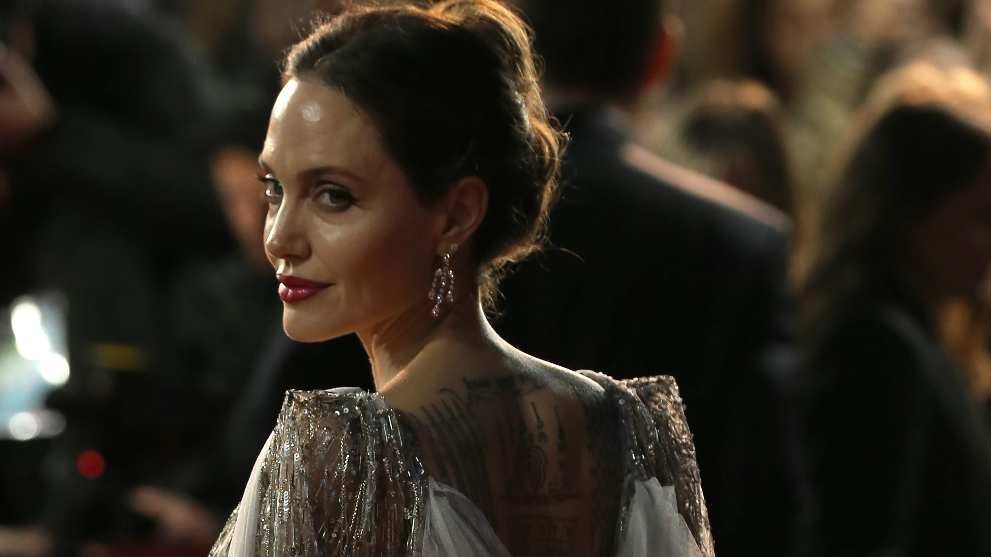 Egymilliárdért adhatja el Winston Churchill festményét Angelina Jolie