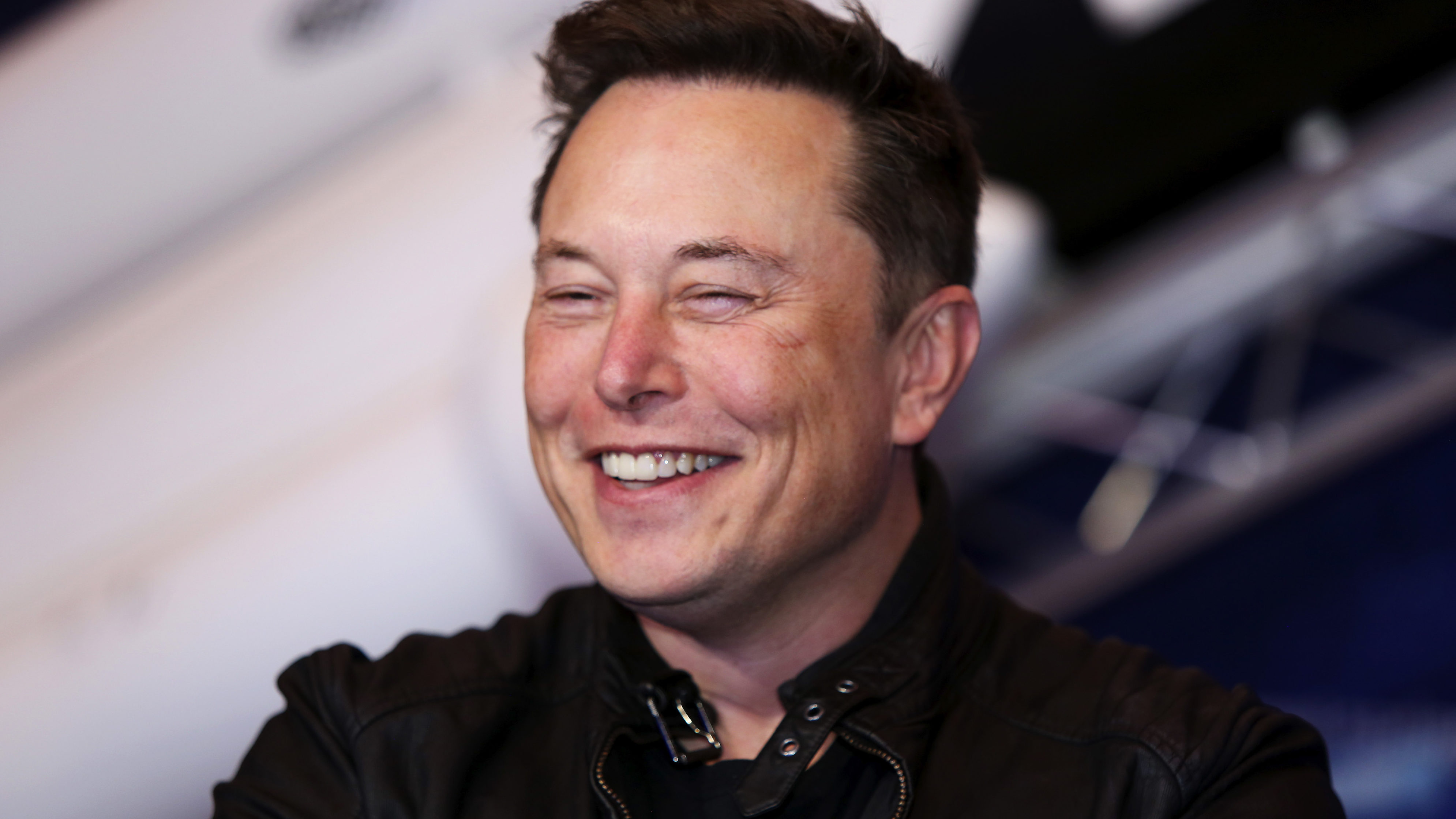 Elon Musk kemény 46 óráig bírta Twitter nélkül, aztán megint felfordulást csinált