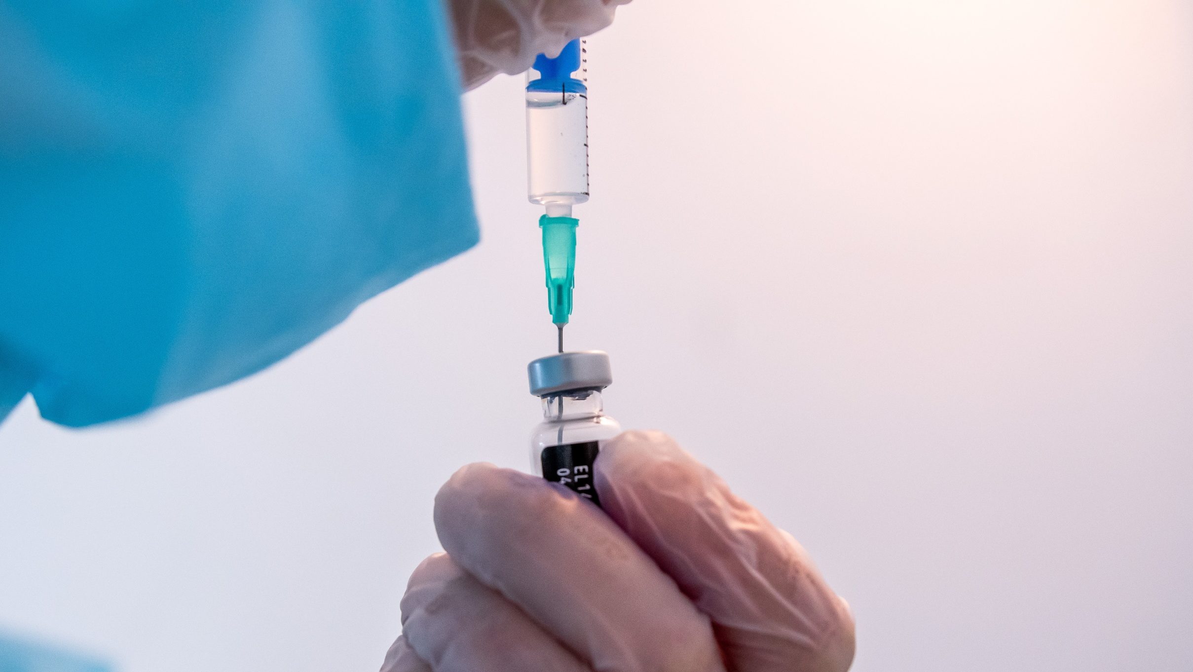 Húszezer fő beoltására elegendő AstraZeneca-vakcina érkezik hamarosan