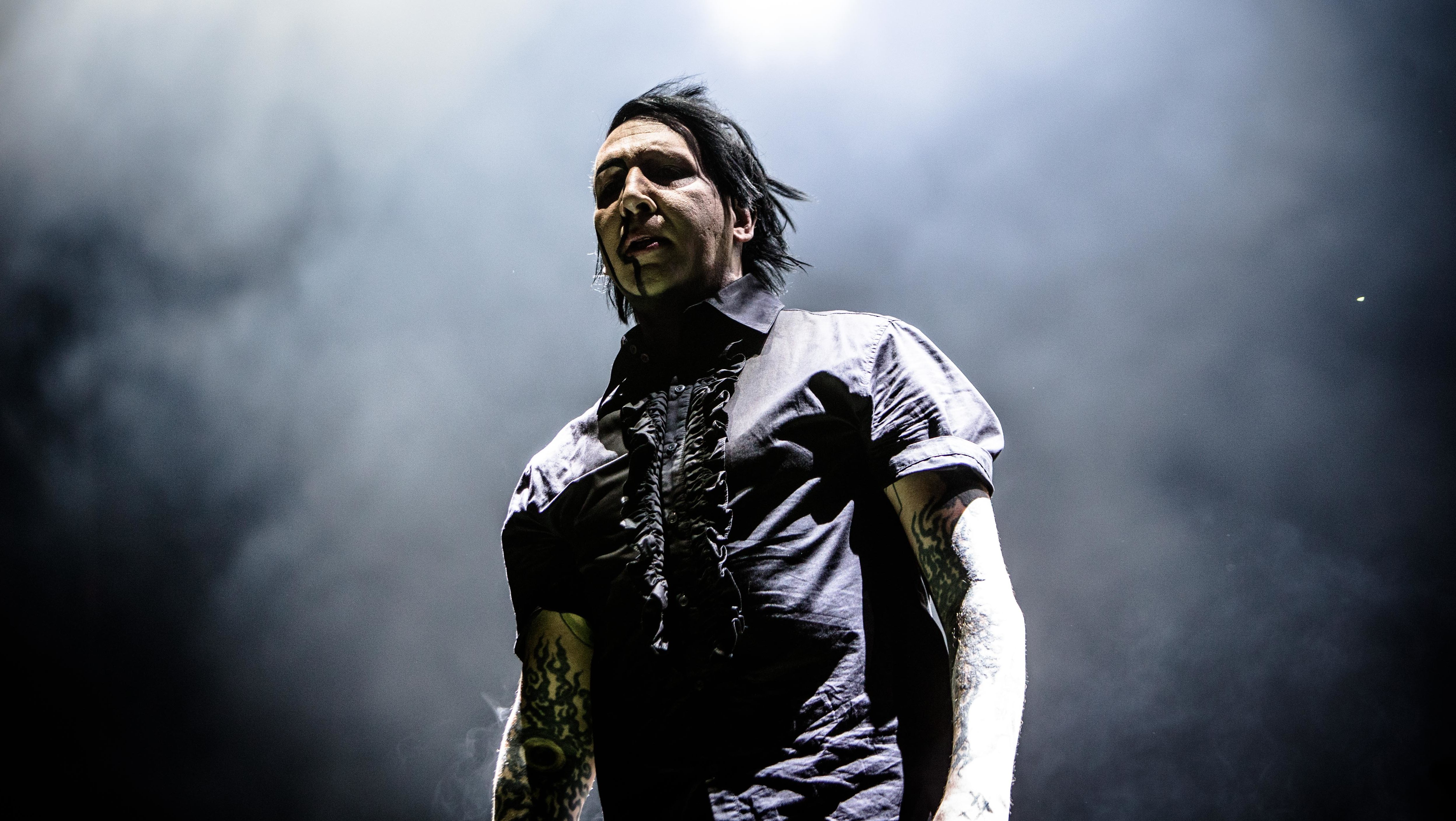Élve elégetés, fejek szétverése kalapáccsal – egyre súlyosabb vádak érik Marilyn Mansont