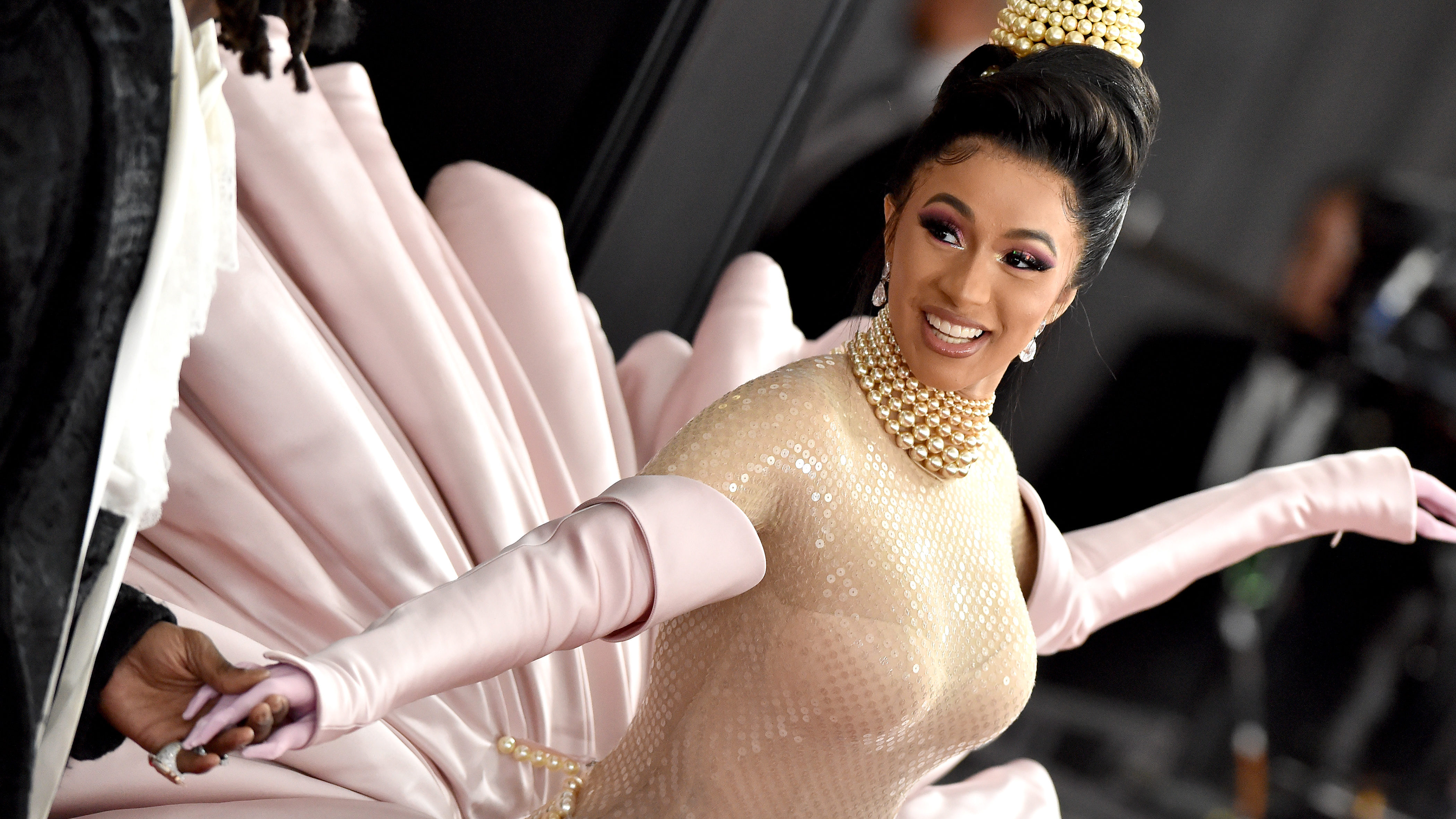 Cardi B szerint a férfiaknak többet kell költeniük Valentin-napi ajándékra