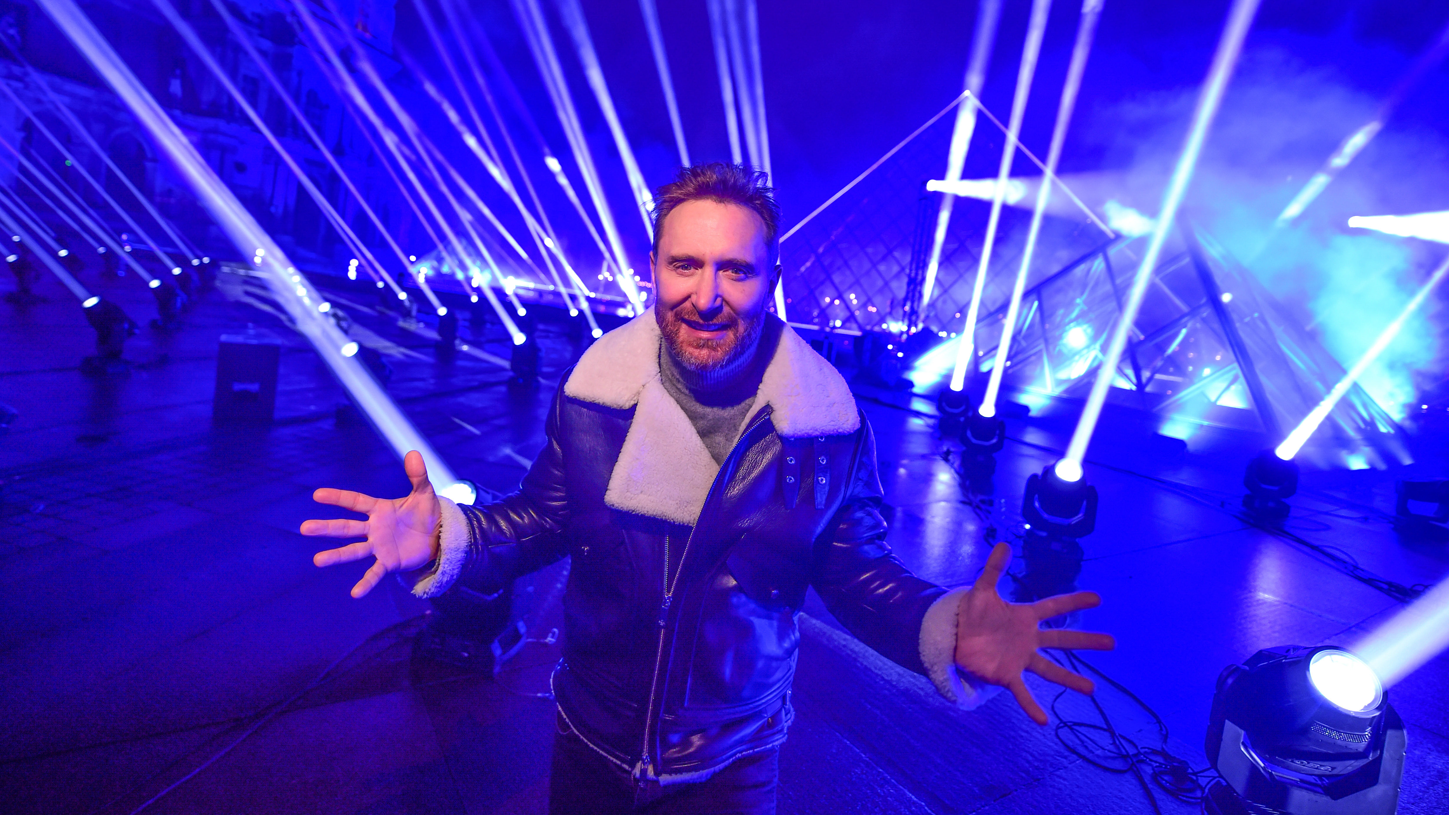 David Guetta posztolt egy félmeztelen képet, a kommentelők nem hitték el, hogy ennyire izmos