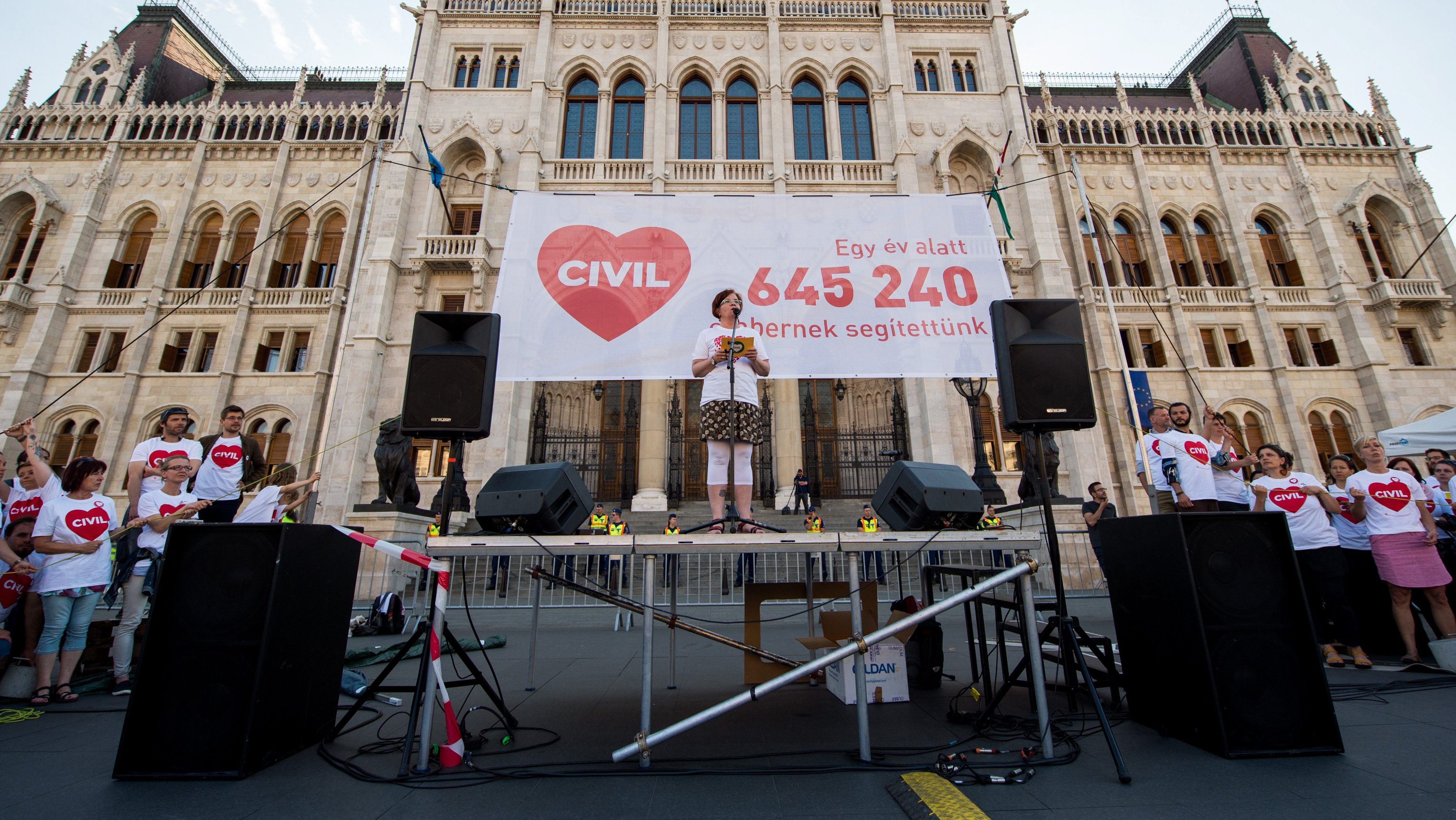 Az Európai Bizottság újra kötelezettségszegési eljárást indít Magyarország ellen a civiltörvény miatt