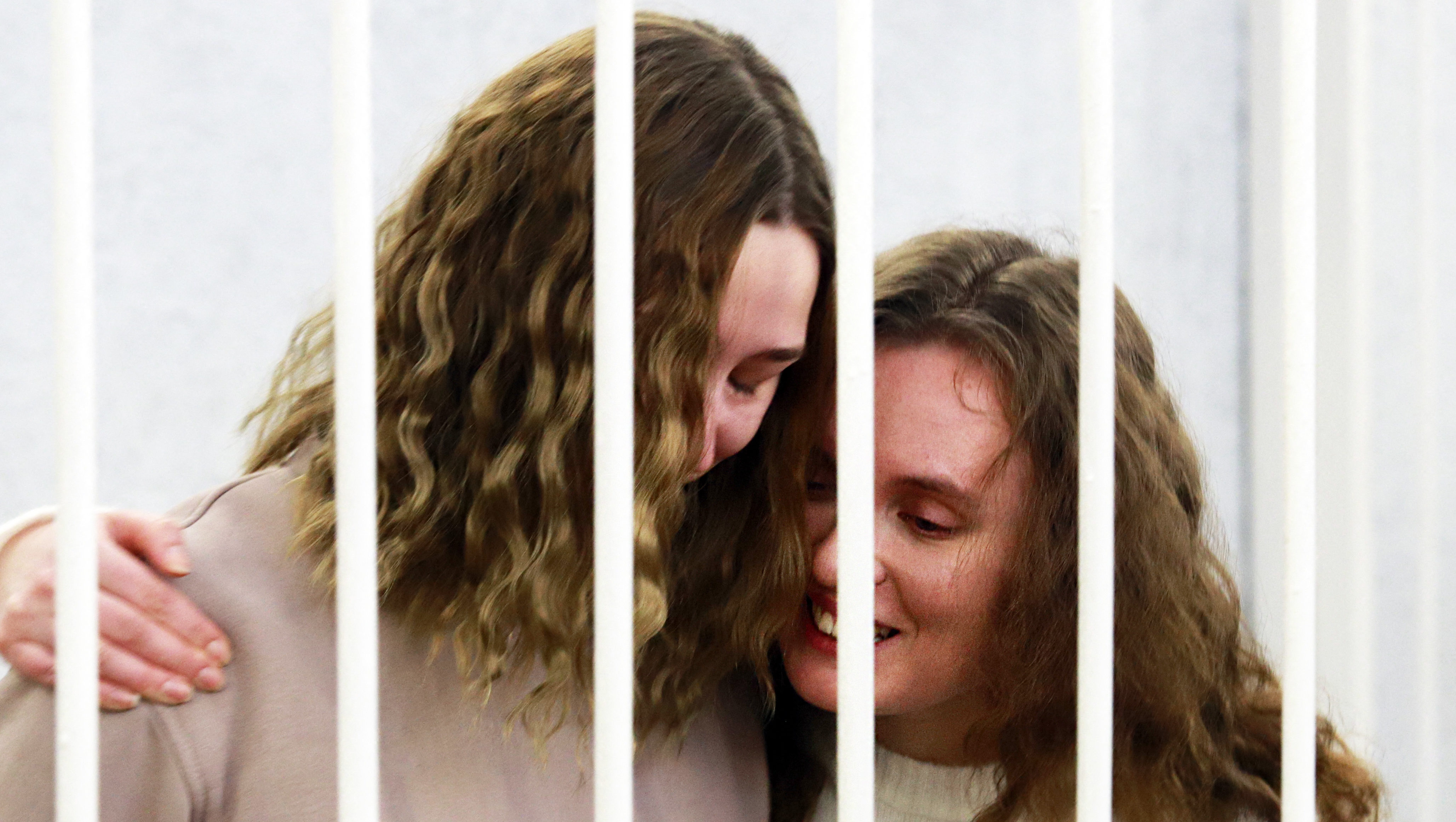 Élőben közvetítettek egy fehérorosz tüntetést, két év börtönt kaptak