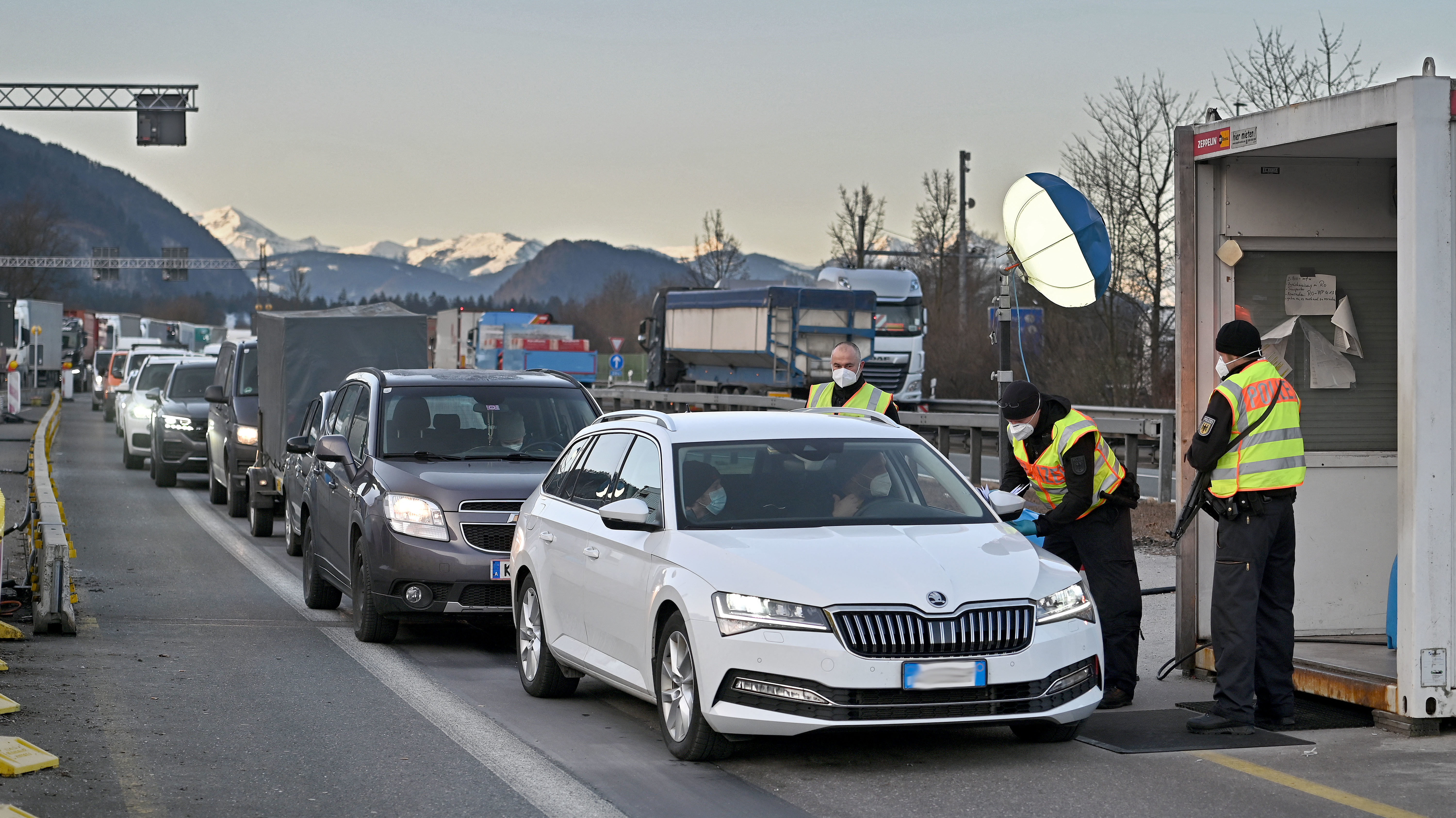 A francia-német határon is kötelező lesz negatív tesztet felmutatni