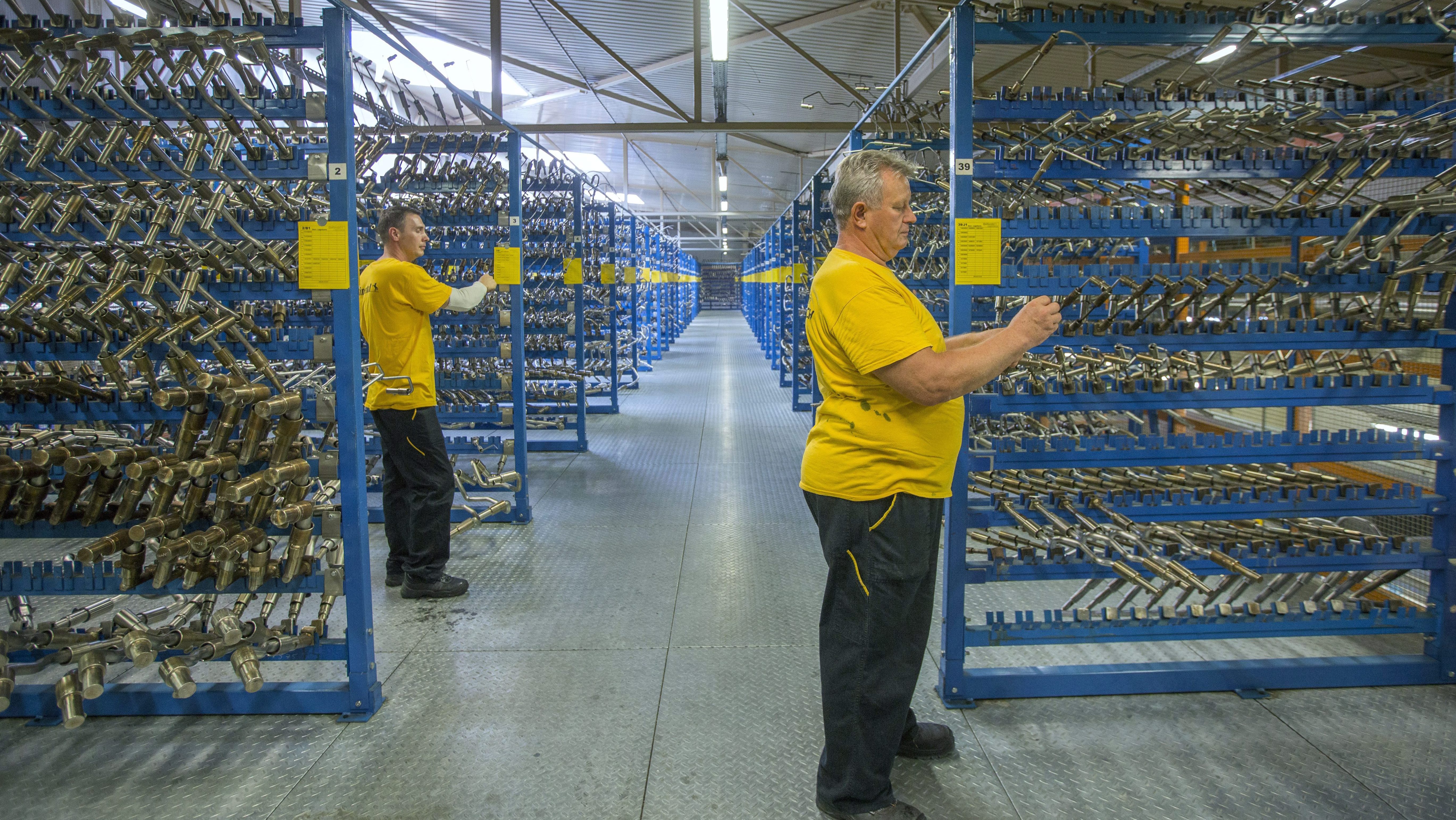 Határozatlan idejű sztrájk kezdődött makói gumigyárban