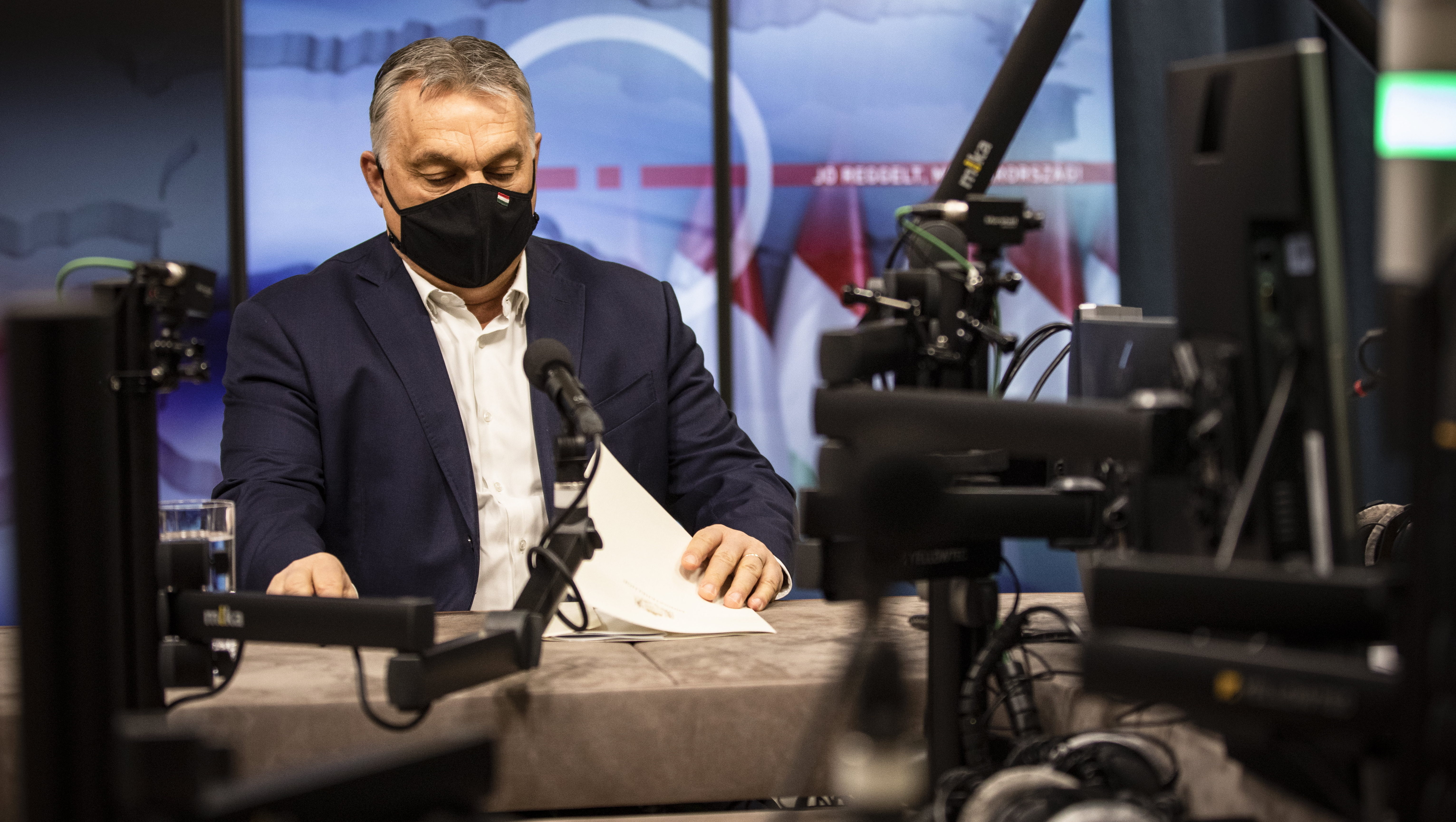 Kiderült a telefonszám, amit Orbán Viktor és Müller Cecília is képtelen volt bejelenteni