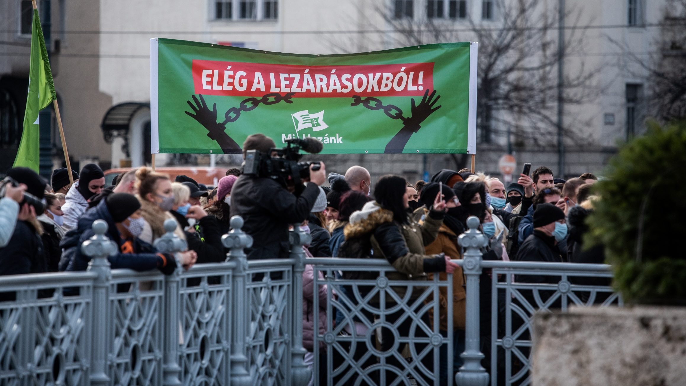 Sokkal óvatosabban nyitnának a kormánypárti szavazók