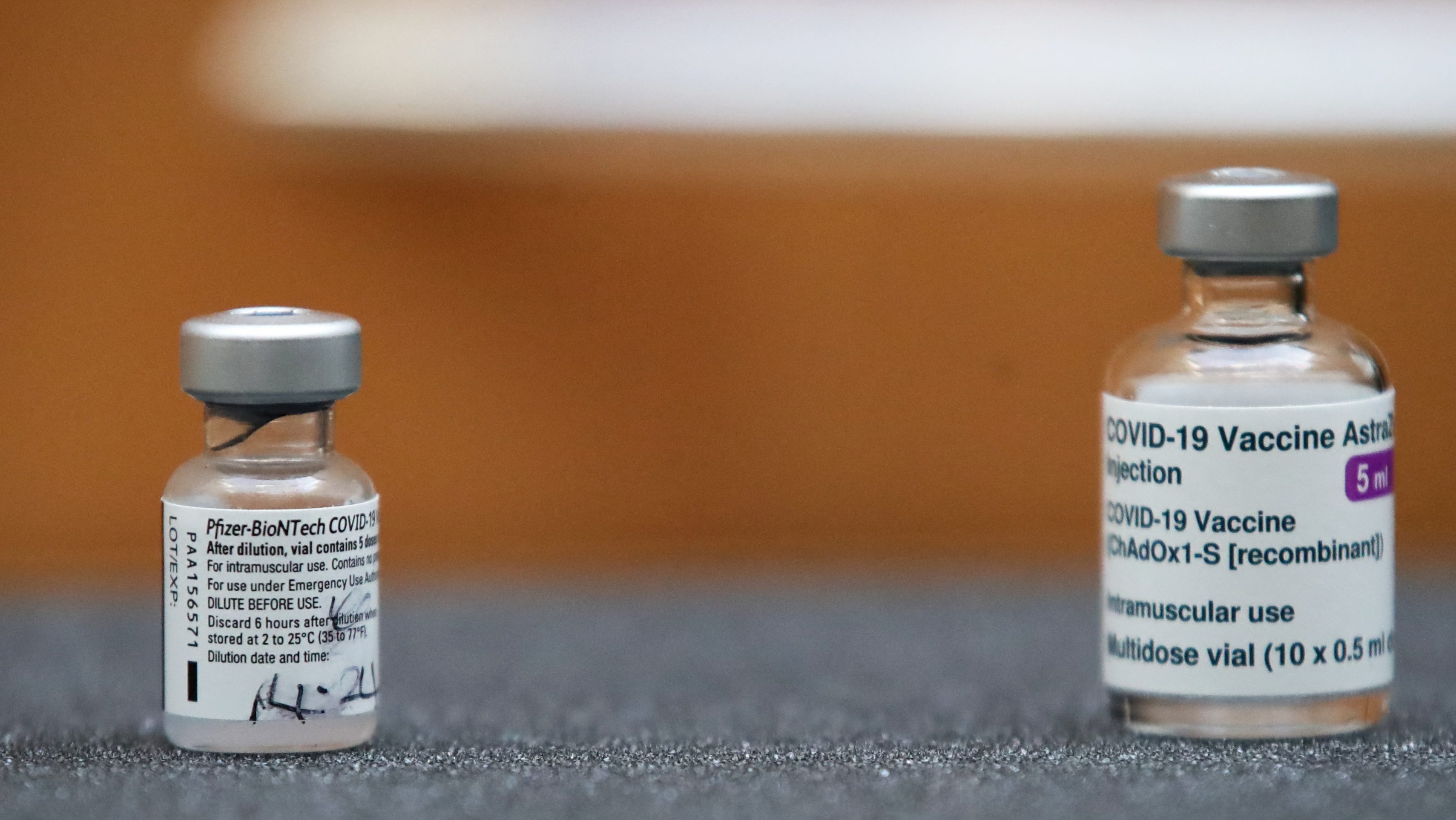 Az AstraZeneca szerint semmi nem utal arra, hogy a vakcinájuk növelné a vérrögképződés kockázatát