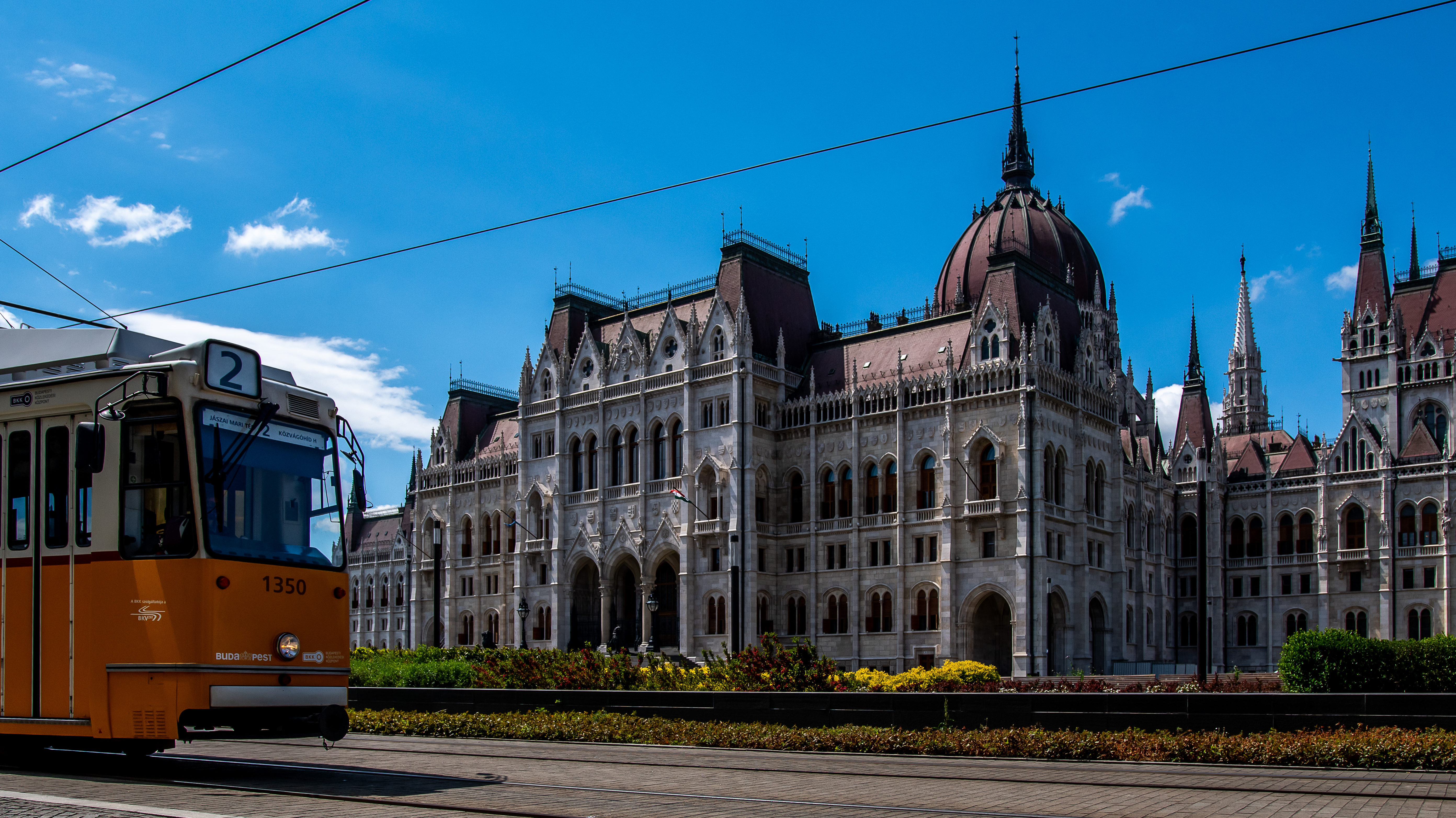 A koronavírus-járvány kezeléséről vitázik szerdán a parlament