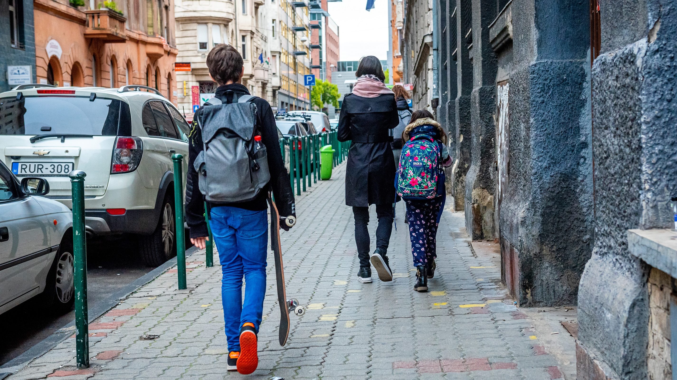 A kormány húsvét után nyitni szeretné az iskolákat