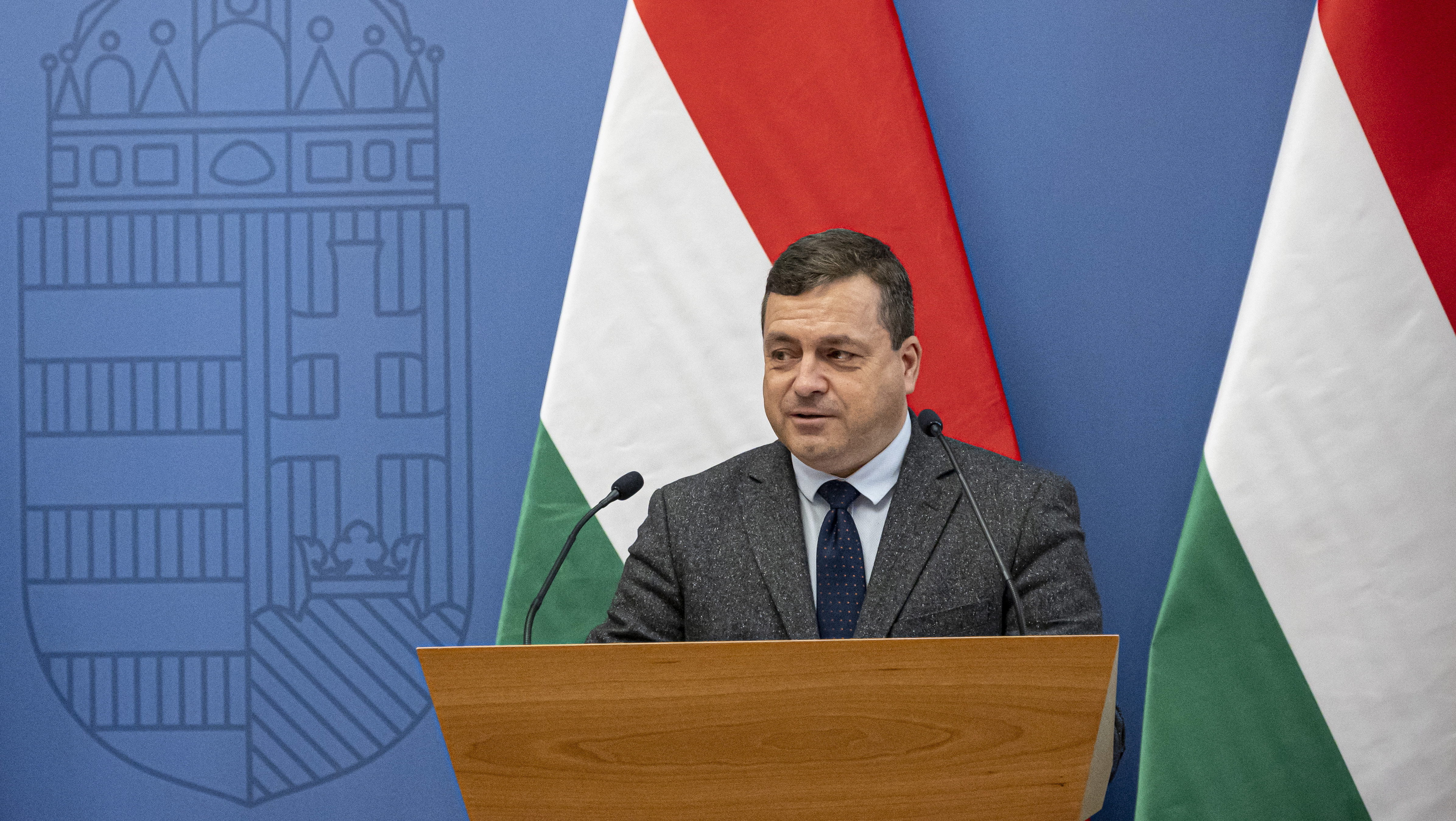 Romlott az állapota, műtüdőkezelést kap Bányai Gábor országgyűlési képviselő