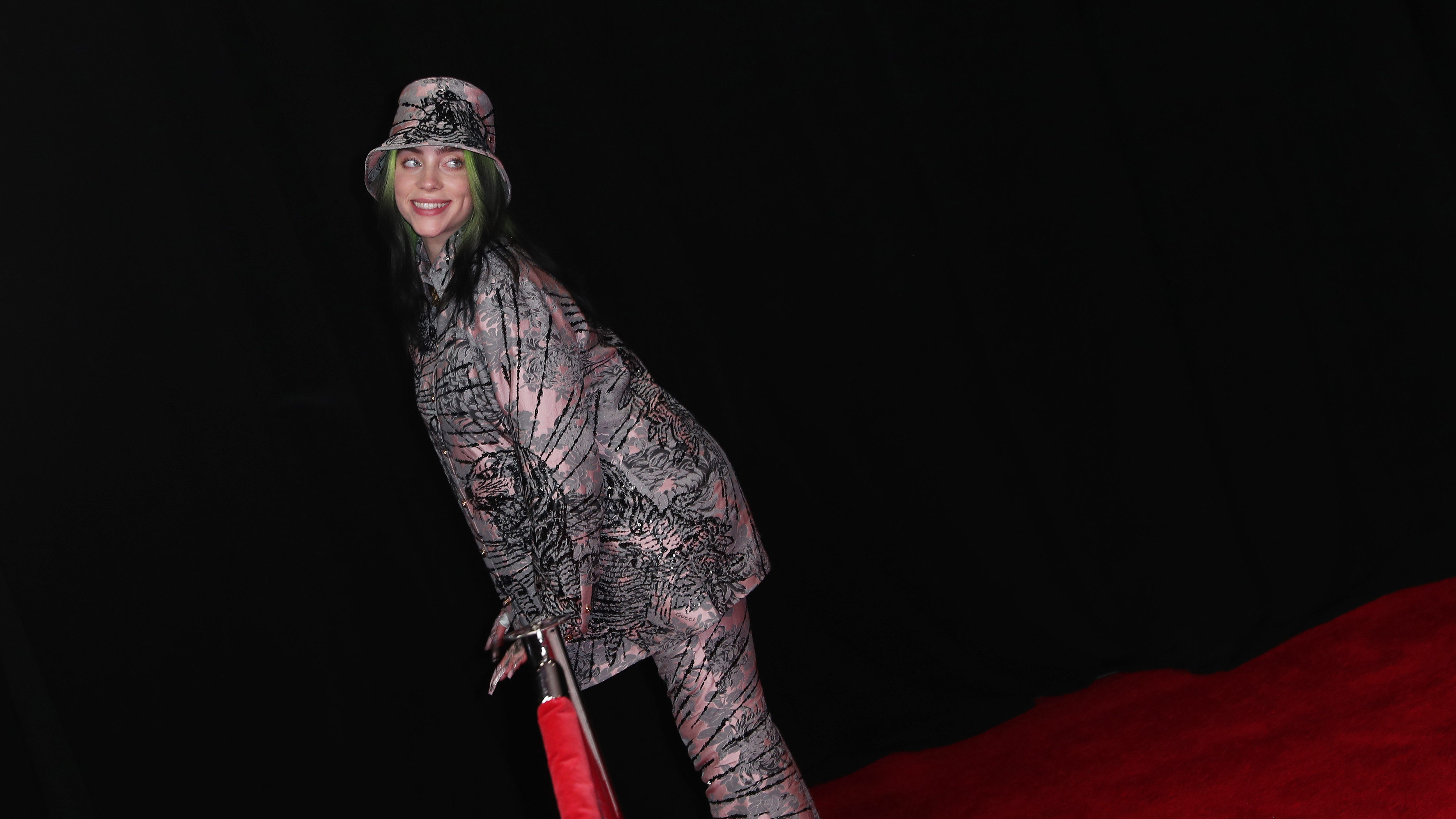 Billie Eilish szőke hajjal debütáló Instagram-posztja rekordot döntött