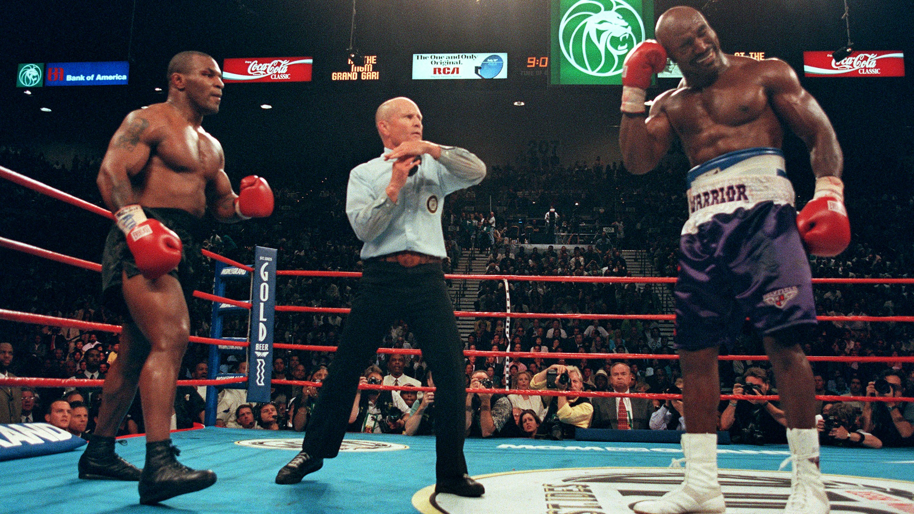 „Csak az időnket pazaroltuk” – elmarad a mindenki által várt Tyson-Holyfield bunyó