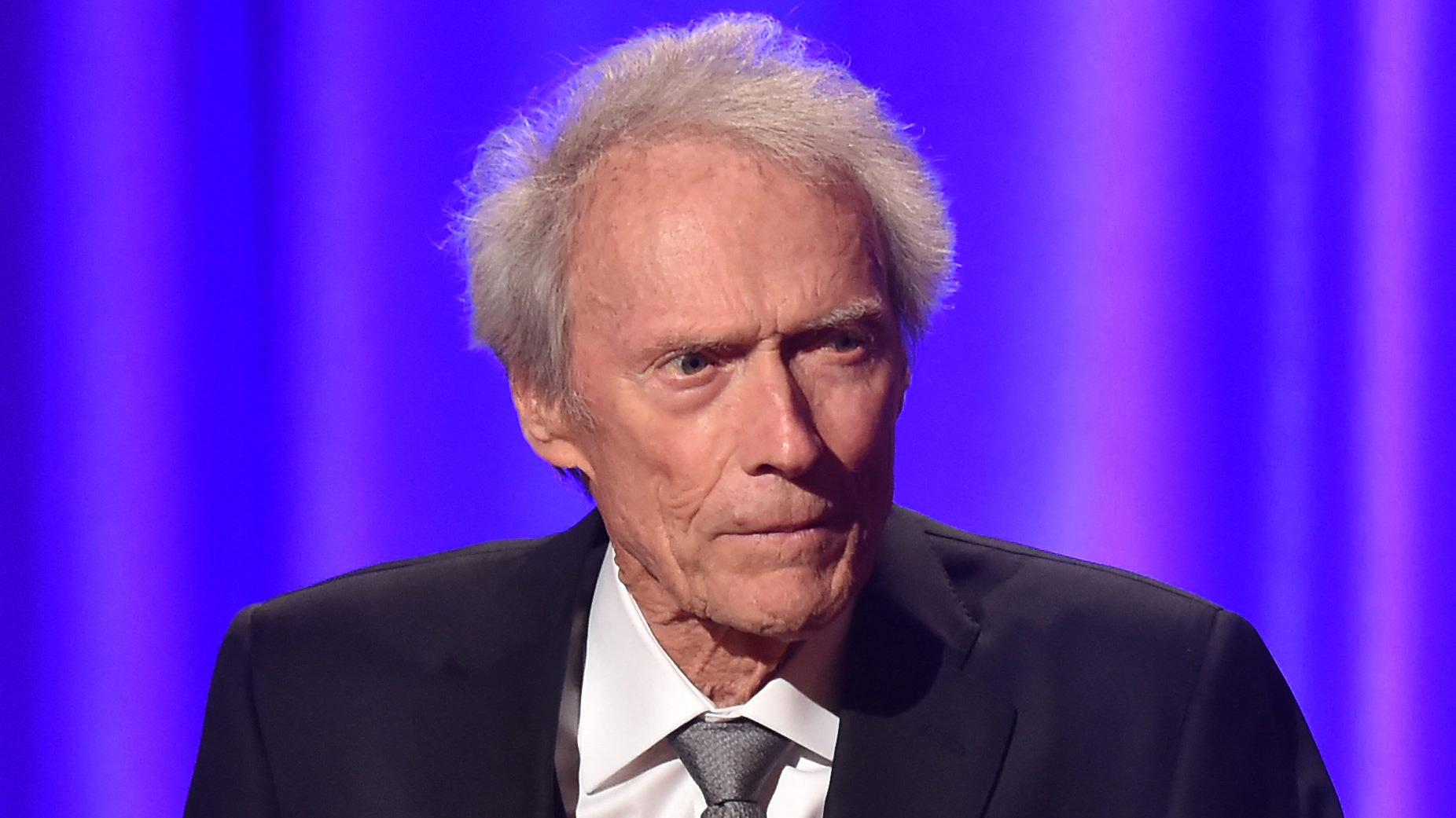 Clint Eastwood veterán rodeósztárként keresi lelki békéjét