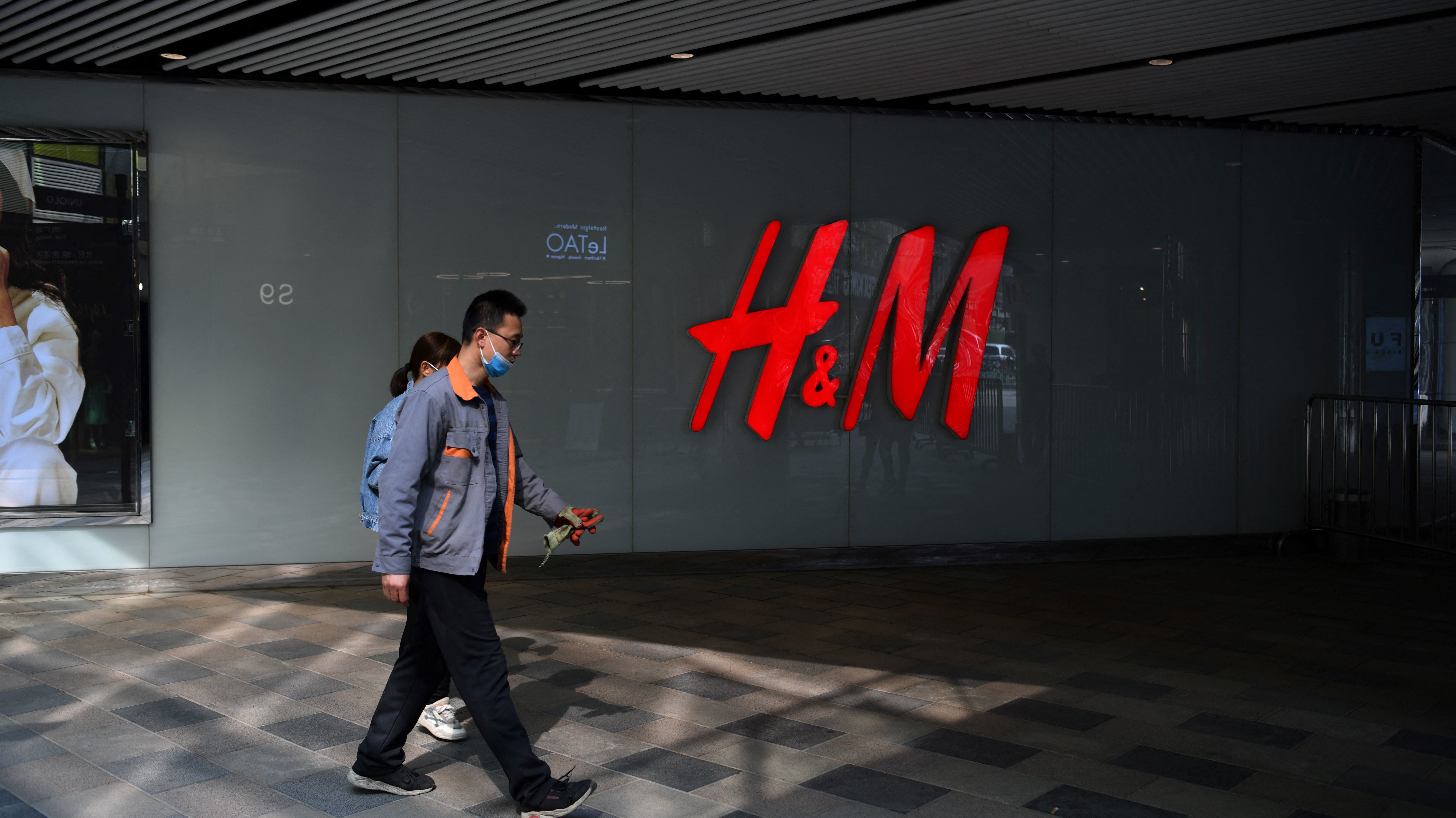 Kína finoman megfenyegette a H&M-et