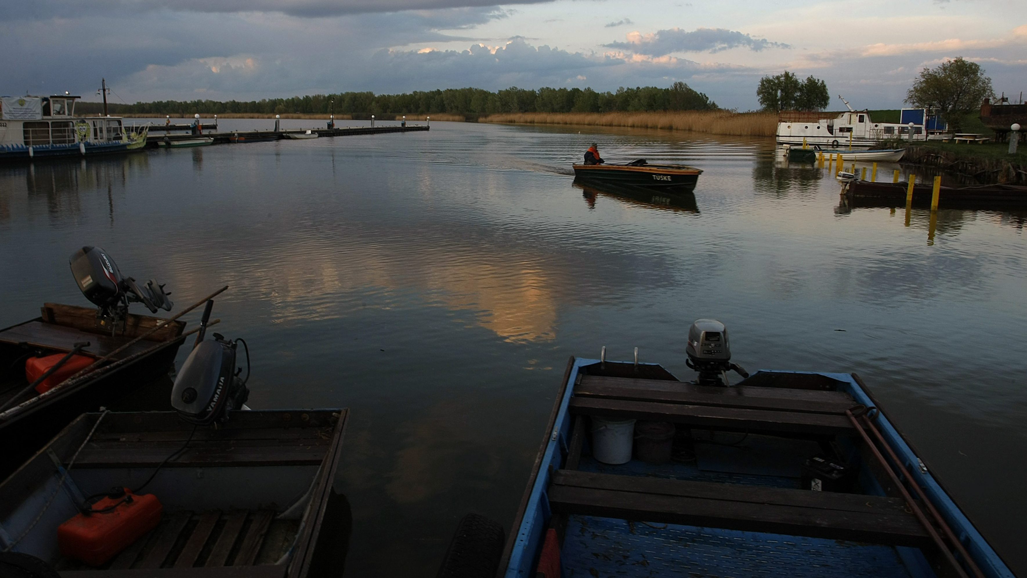 Úszófalut építenek a Tisza-tóra