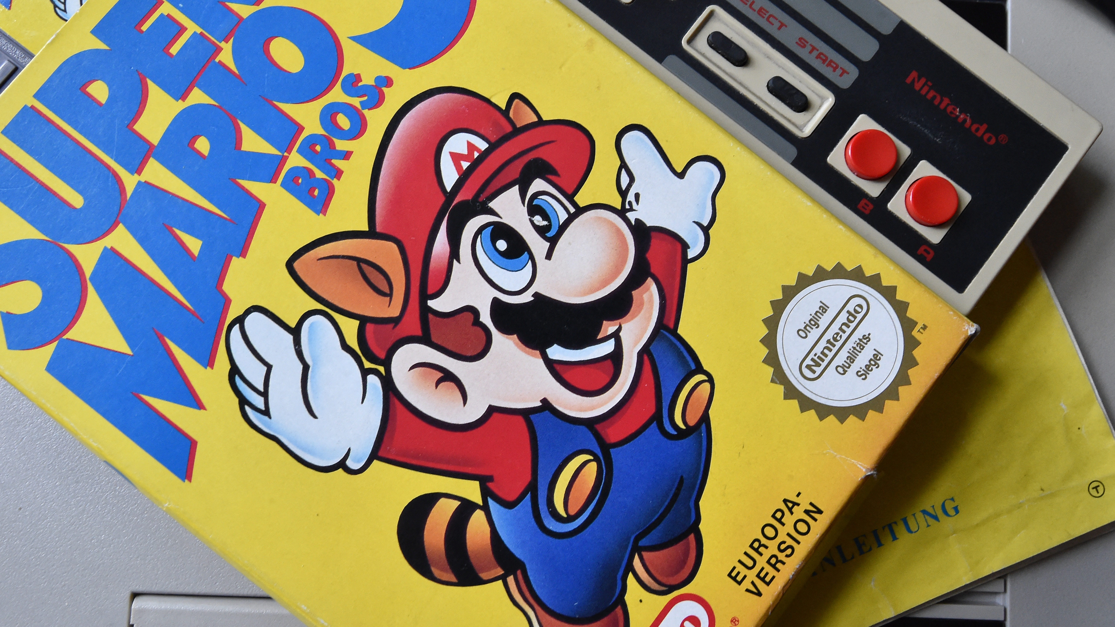 Felfoghatatlan összegért kelt el egy régi Super Mario