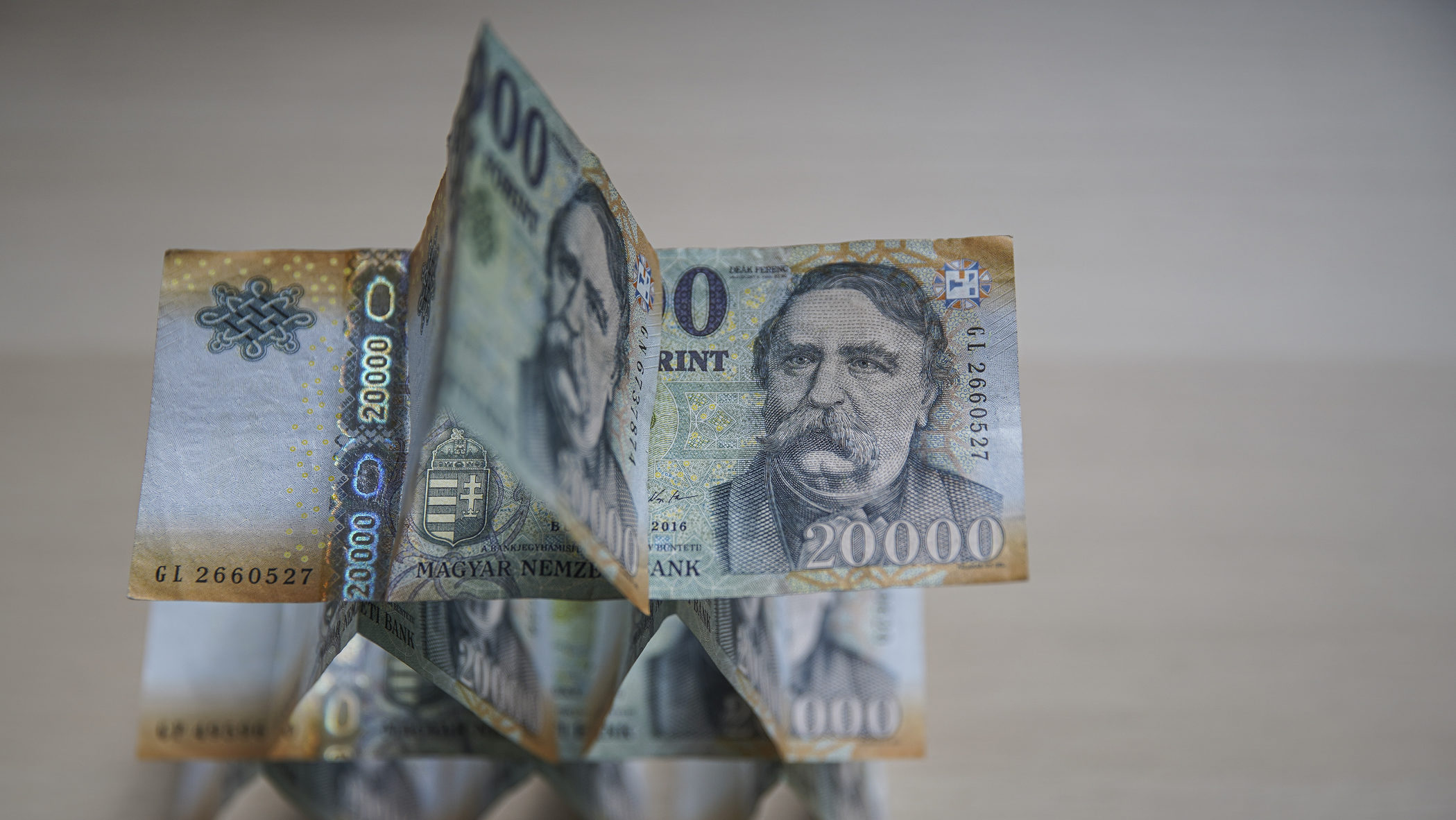 Begyújtotta a rakétát a forint