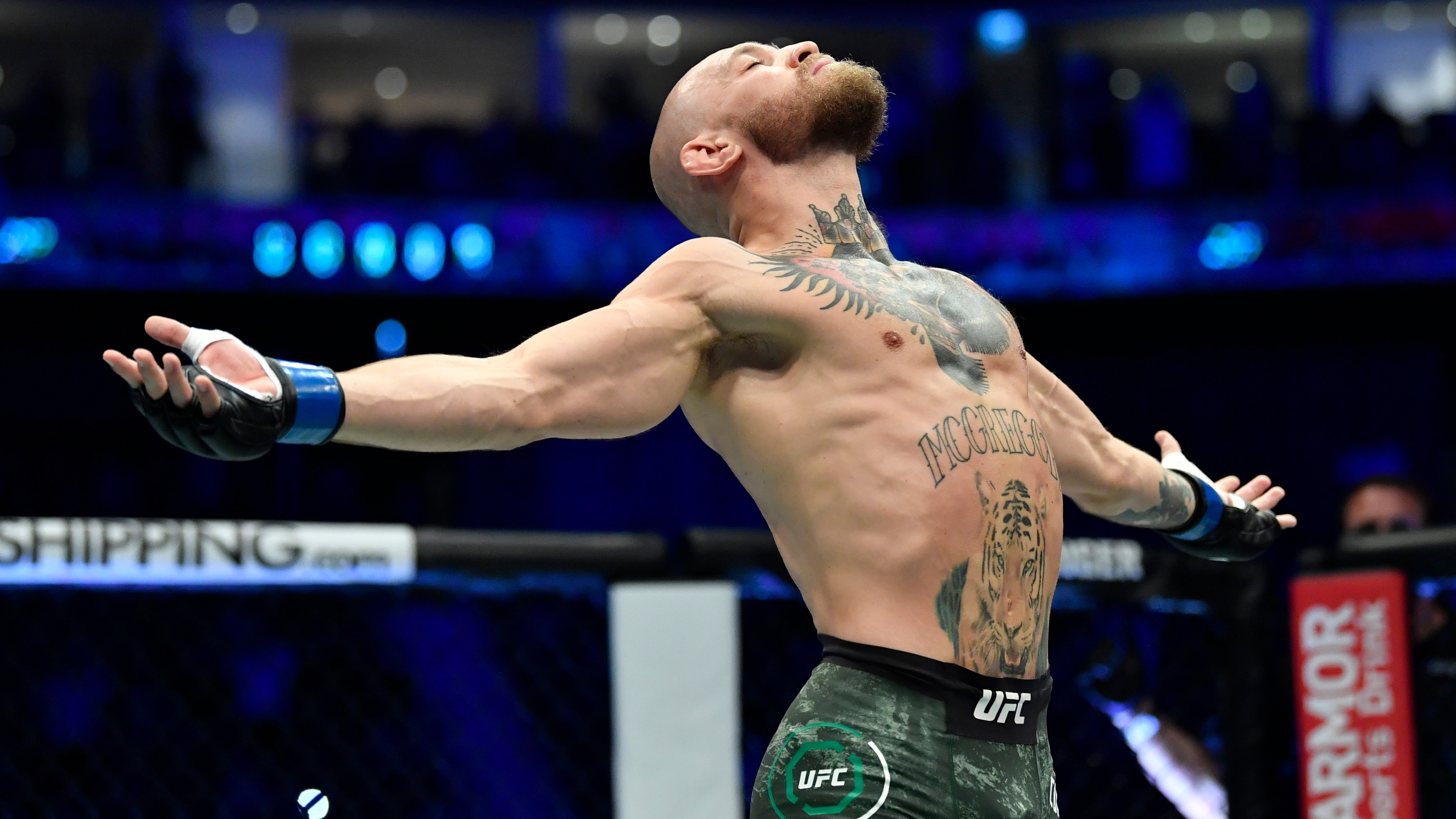 McGregor meggondolta magát, inkább a ketrecben tesz igazságot