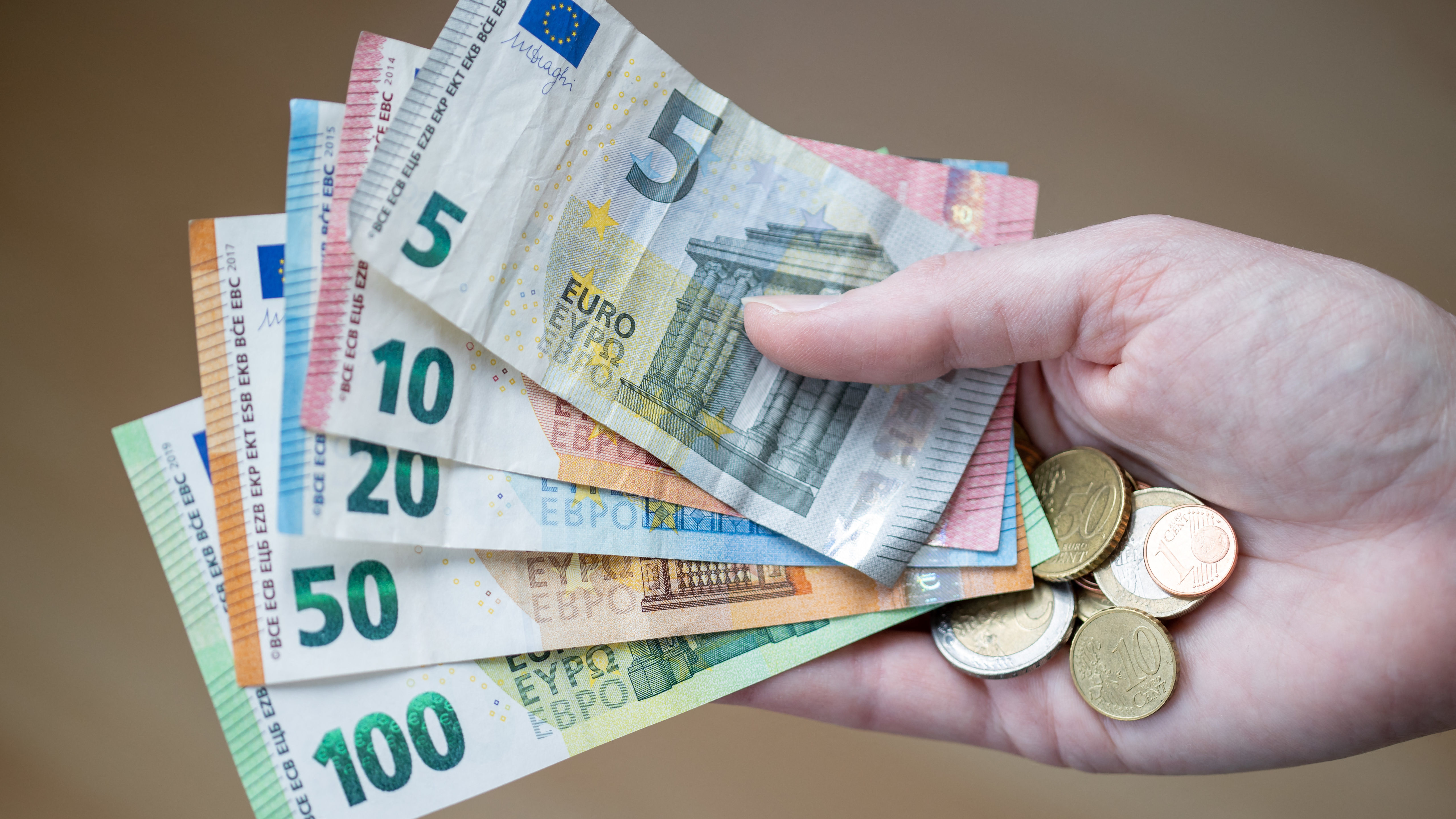 Erősödött a forint kedden, de még bőven 360 fölött az euróárfolyam