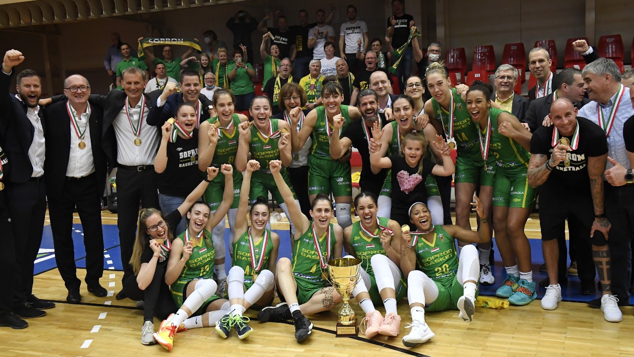 Szekszárdon is győzött, 14. bajnoki címét nyerte a Sopron női kosárcsapata