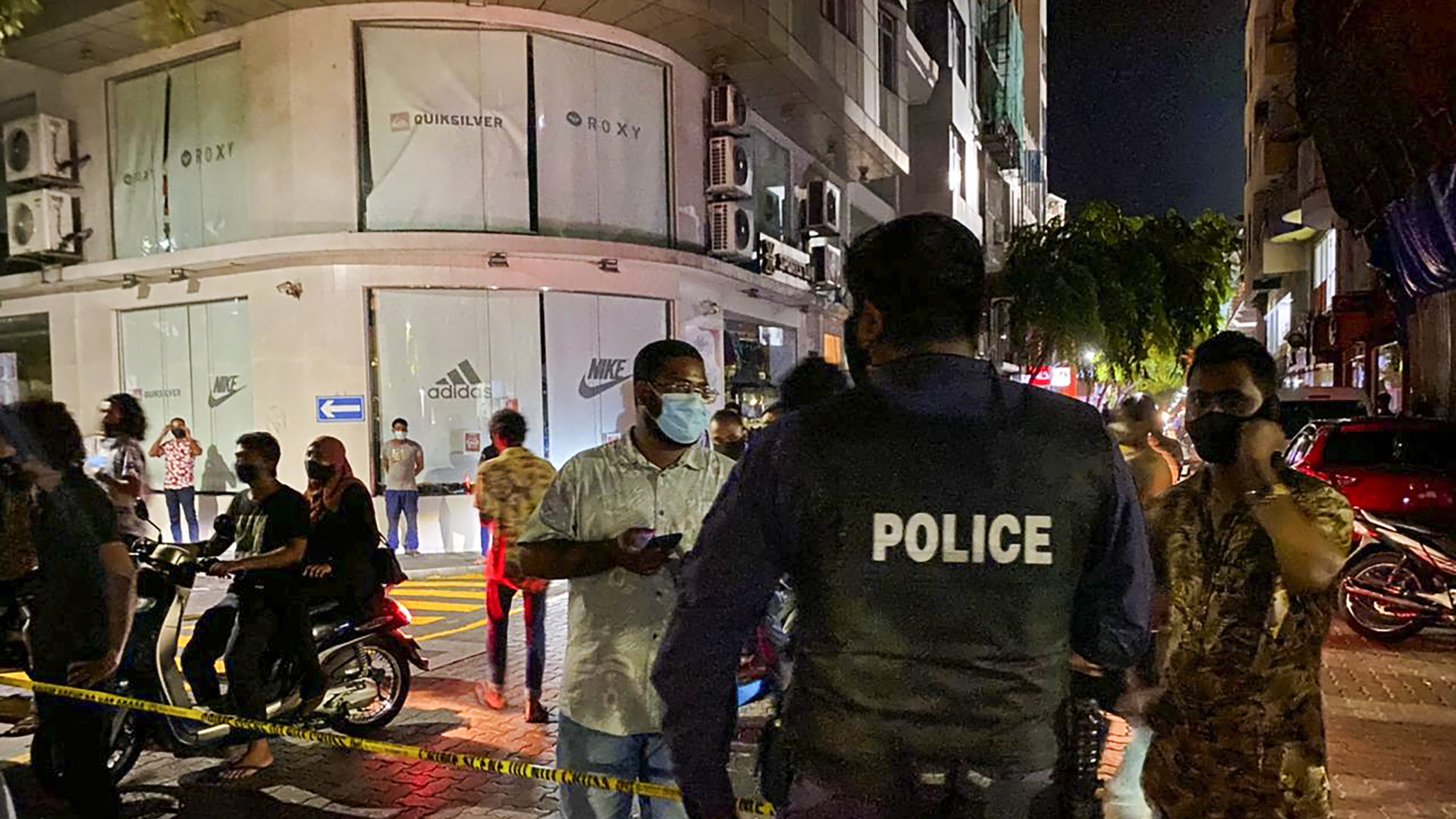 Kövér László jobbulást kíván a Maldív-szigetek korábbi elnökének, miután bombát robbantottak a háza mellett