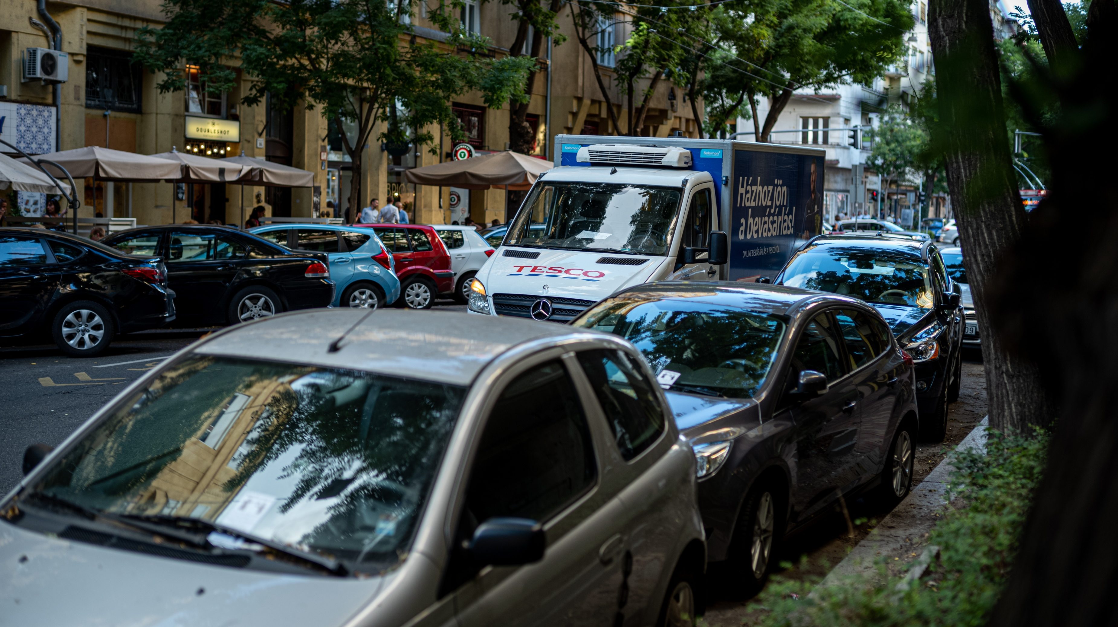 Már fideszes polgármesterek is megszüntetnék az ingyenes parkolást